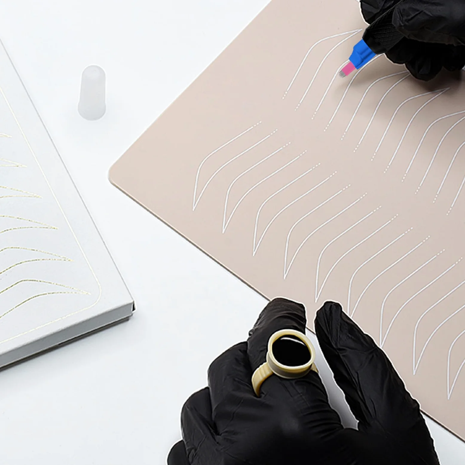 50 agujas profesionales de microfilado de 0,18 mm de diámetro, desechables, manual para cejas, tatuajes, pipas de tatuaje, suministros de maquillaje permanente, kits de microblading (18 U)