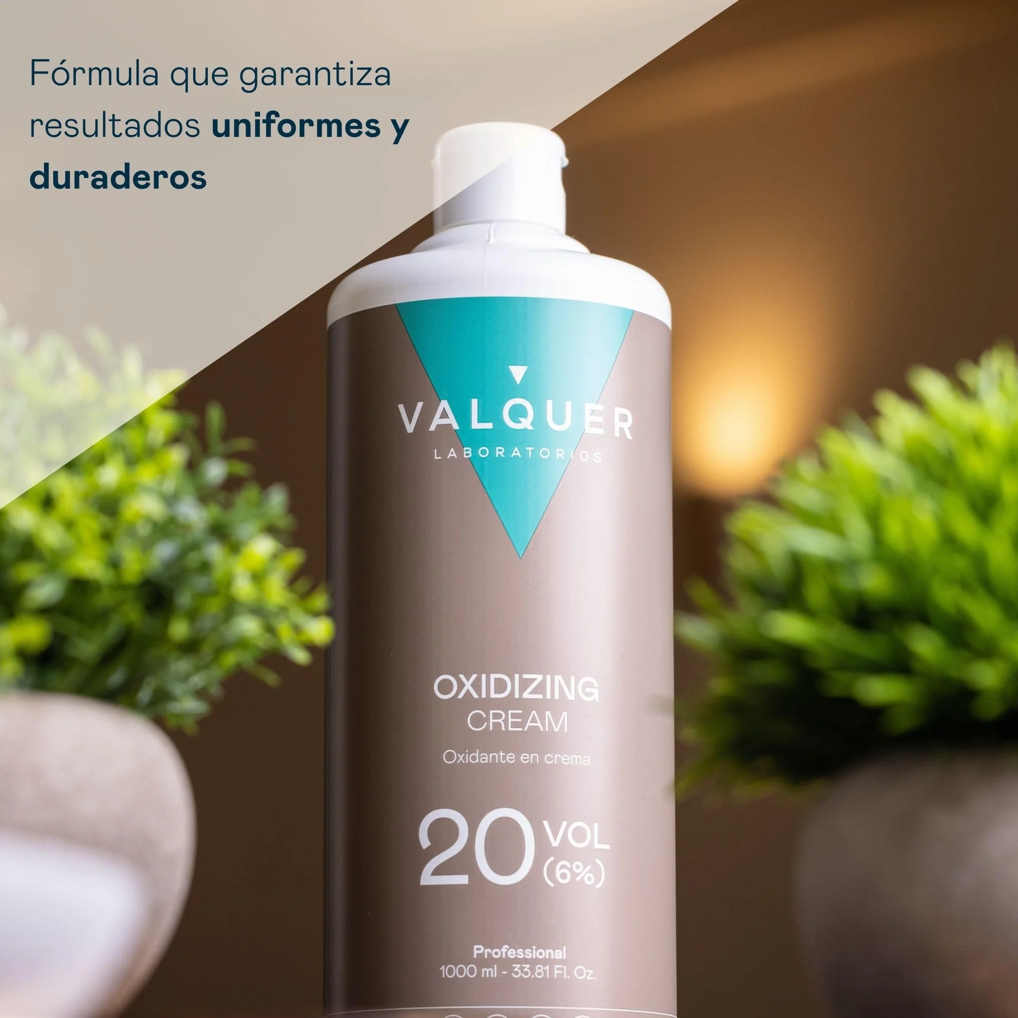 VALQUER Agua Oxigenada en Crema 20 Volúmenes 6% Oxidante para Coloración Capilar 1 L