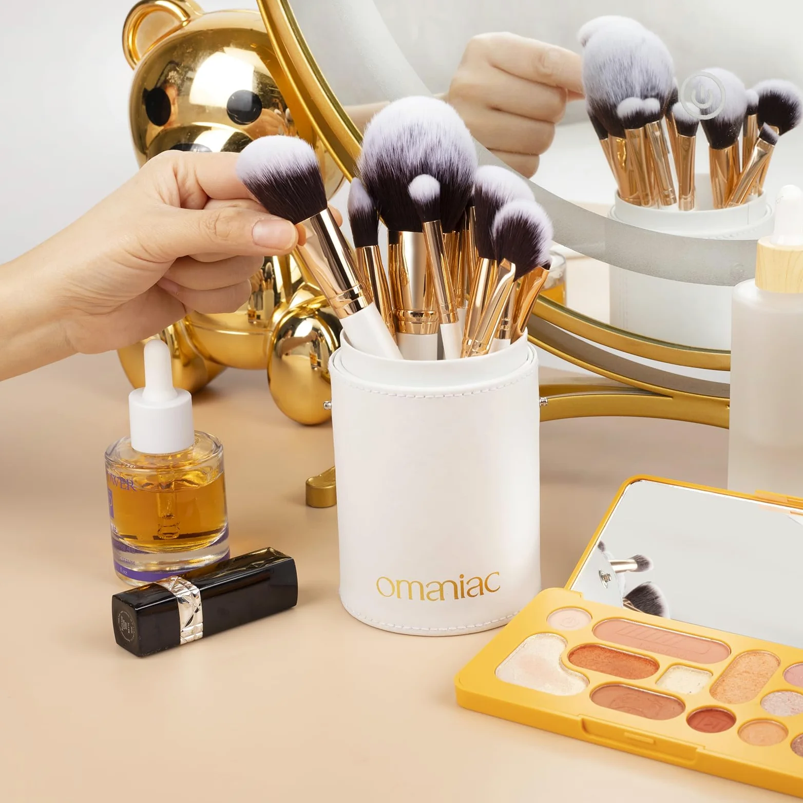 OMANIAC Juego de 12 brochas de maquillaje, de alta calidad, hechas de fibras sintéticas duraderas, pinceles de maquillaje profesionales para el día a día o de viaje (blanco)