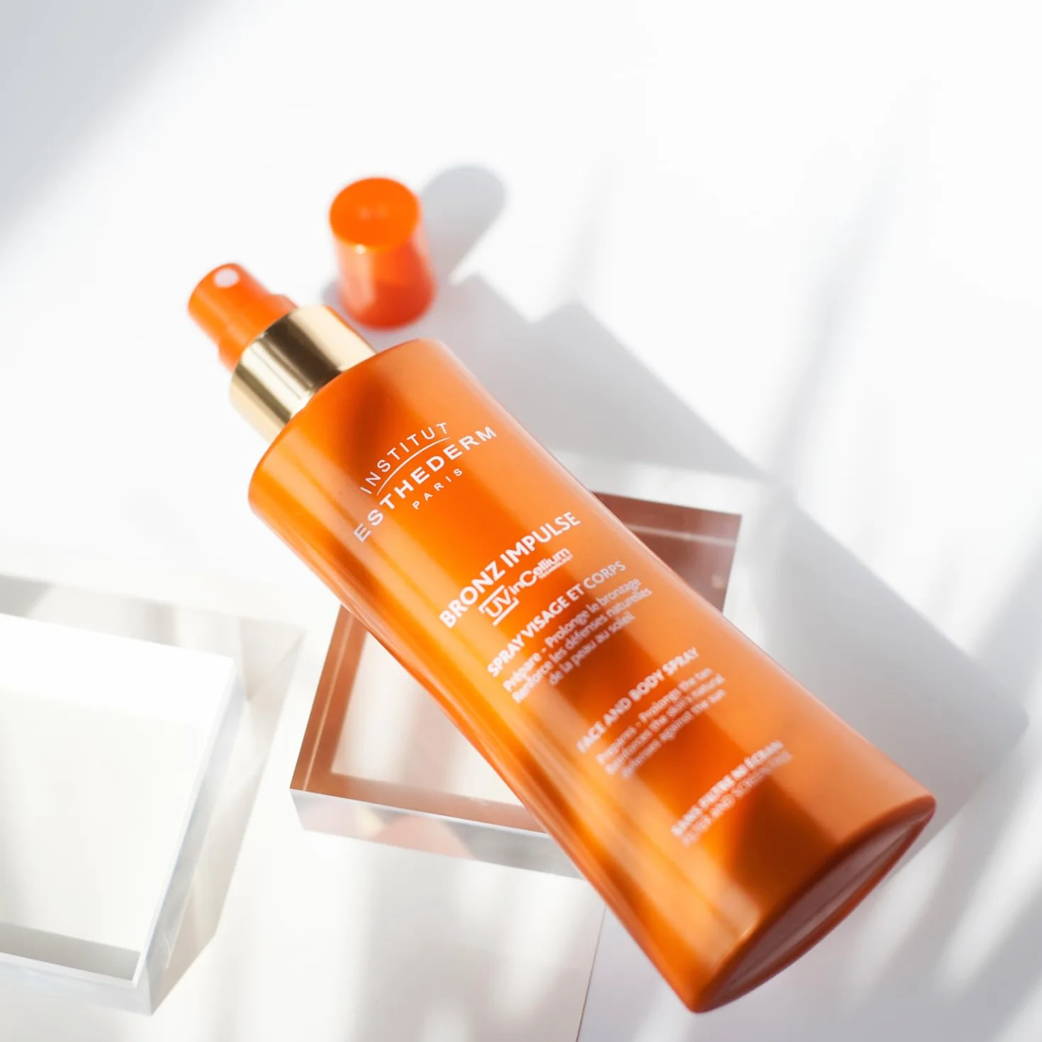 INSTITUT ESTHEDERM Bronz Impulse - Bruma Facial y Corporal - Ayuda a Lograr un Bronceado más Rápido, Intenso y Duradero - Ayuda a Prevenir el Fotoenvejecimiento - Spray 150 ml