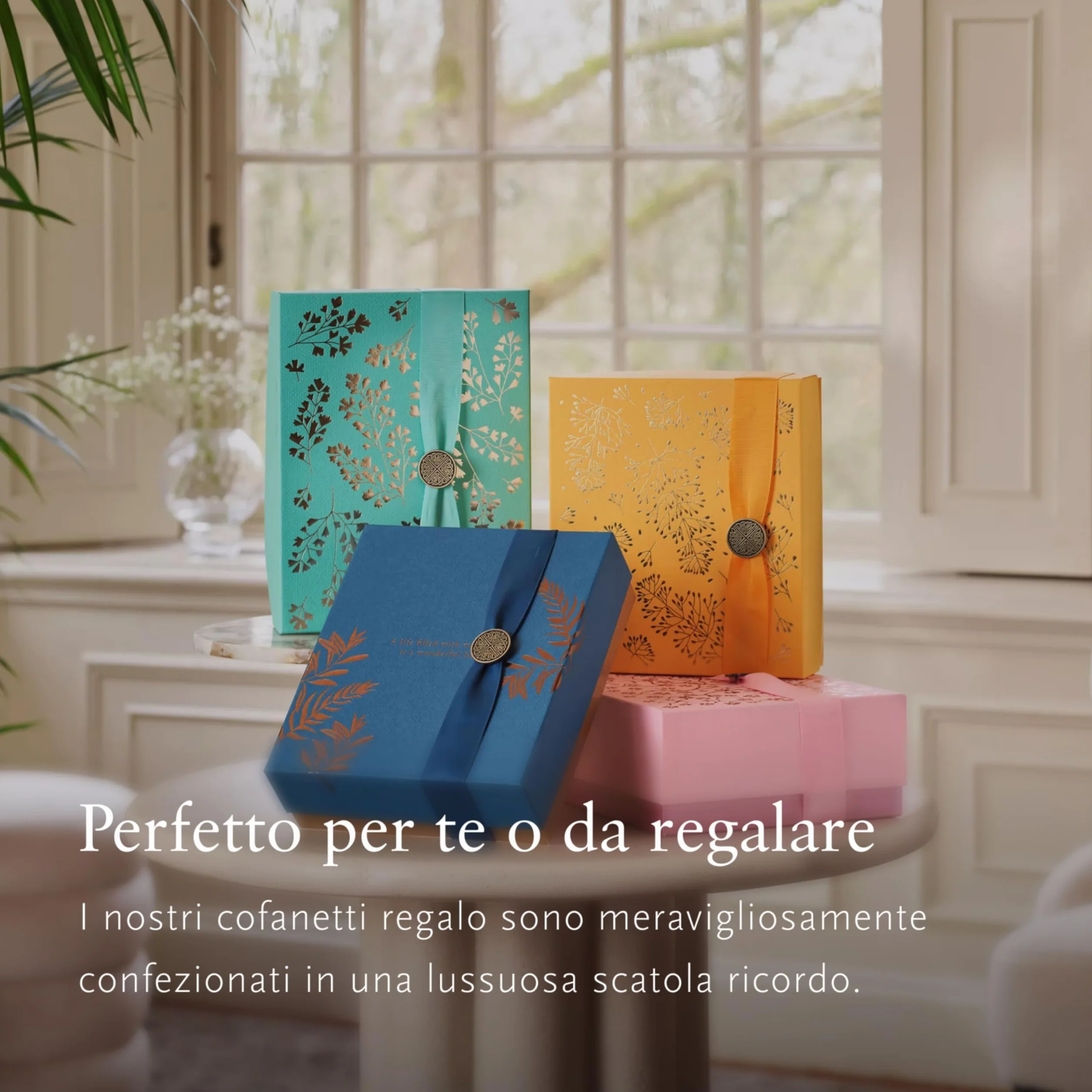RITUALS Caja de regalo The Ritual of Karma, Medium - Set de baño con productos para el cuidado de la piel con loto y té blanco - Propiedades nutritivas y reconfortantes