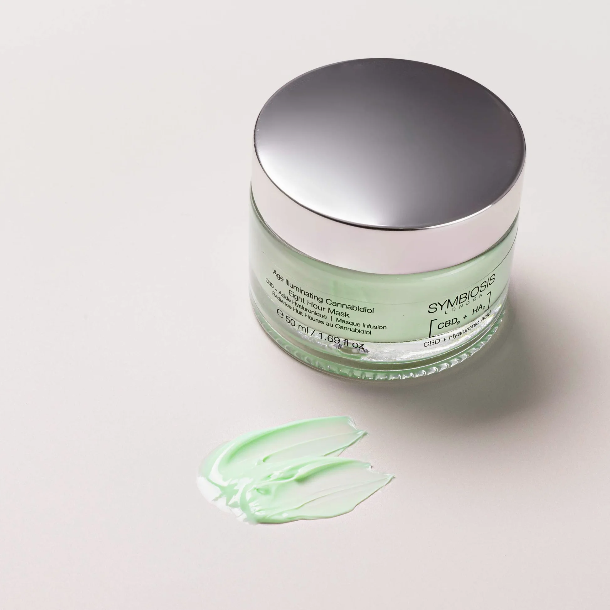 SYMBIOSIS LONDON | [ CBD + Ácido Hialurónico ] - Mascarilla Ocho Horas Cannabidiol Iluminadora de Edad | 1x50mL