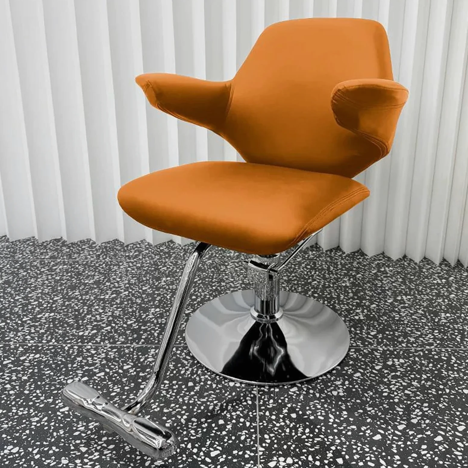 Silla Barberia Profesional Respaldo Ancho Elevador Hidráulico Giratorio de 360° Silla de Salón de Cuero Artificial con Chasis y Pedales Plateados para Salones y Spas(Orange)