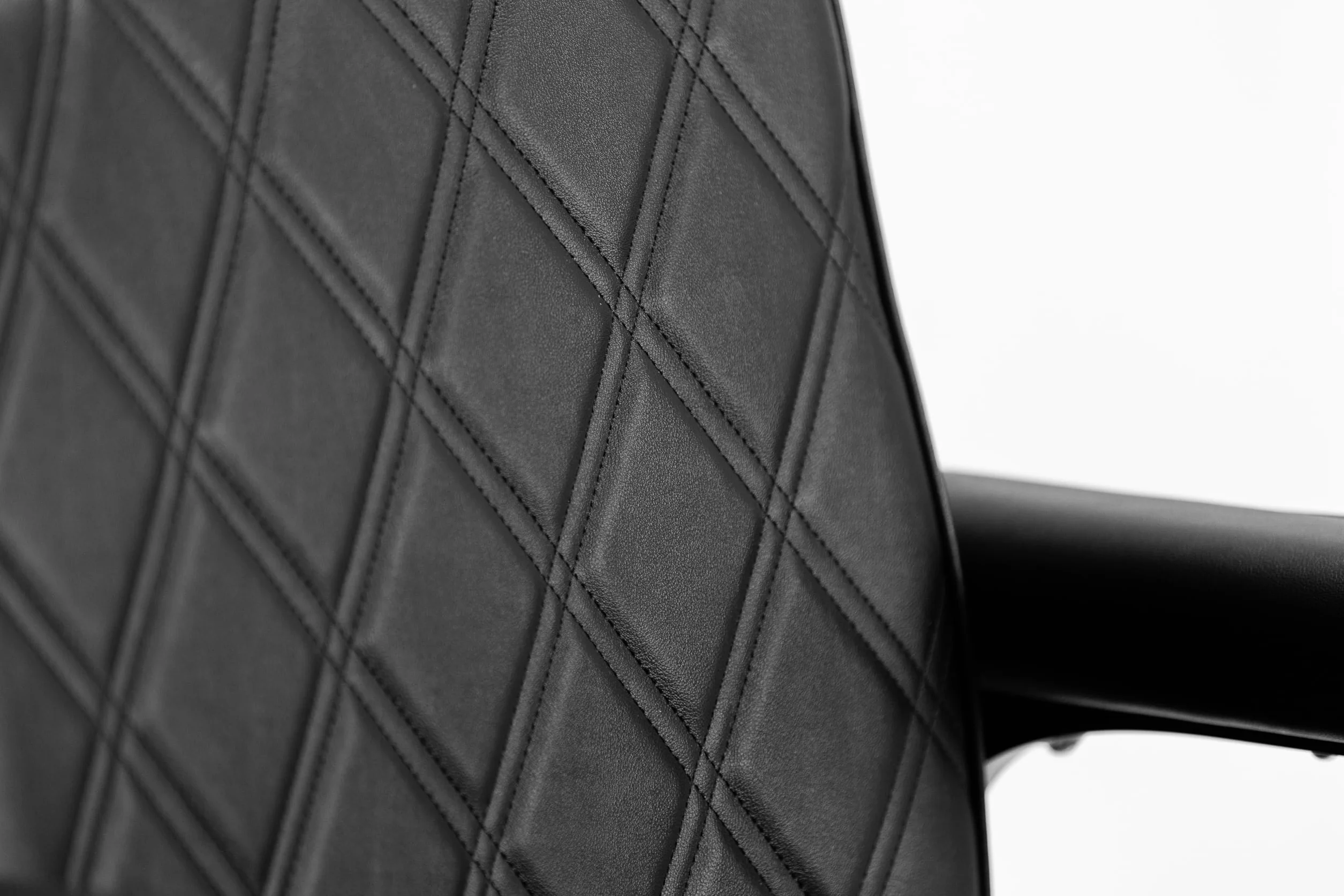 Sillón Barbero hidráulico reclinable giratorio Gon Black
