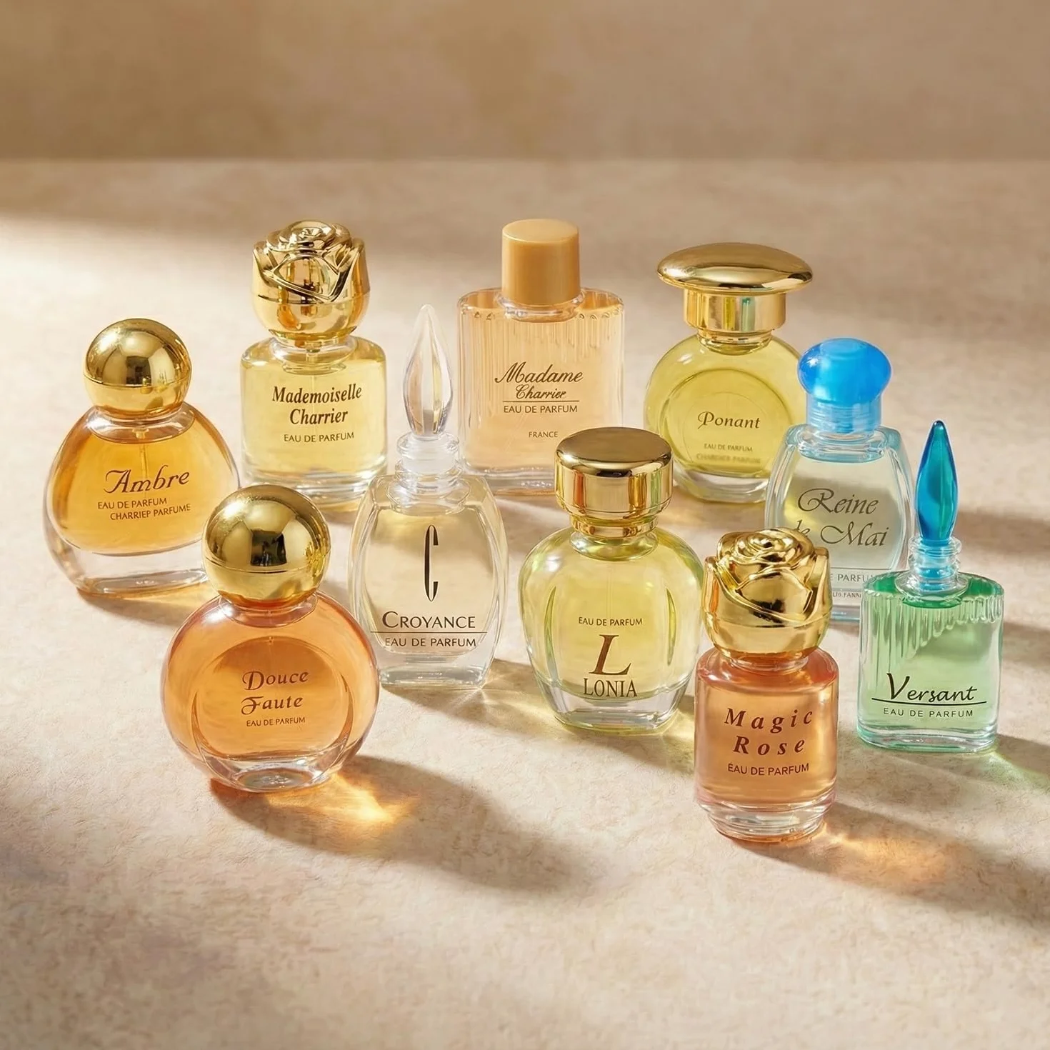 Charrier Parfums Top 10 Les Parfums de France - Caja lujosa de cartón con 10 botellas miniatura Eau De Parfum, Rojo, 52,7 ml