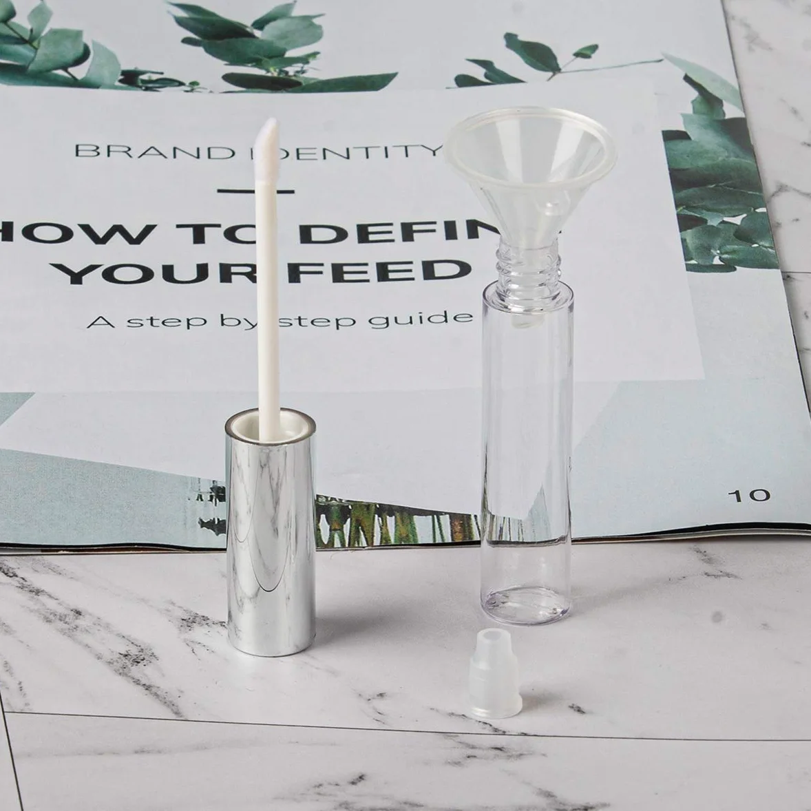 GTHERGTHER 10 contenedores vacíos de brillo de labios, 10 ml, tapa negra, aplicador, varita y embudo y tapones de goma para maquillaje de labios, rellenables., , , Plateado,, ]