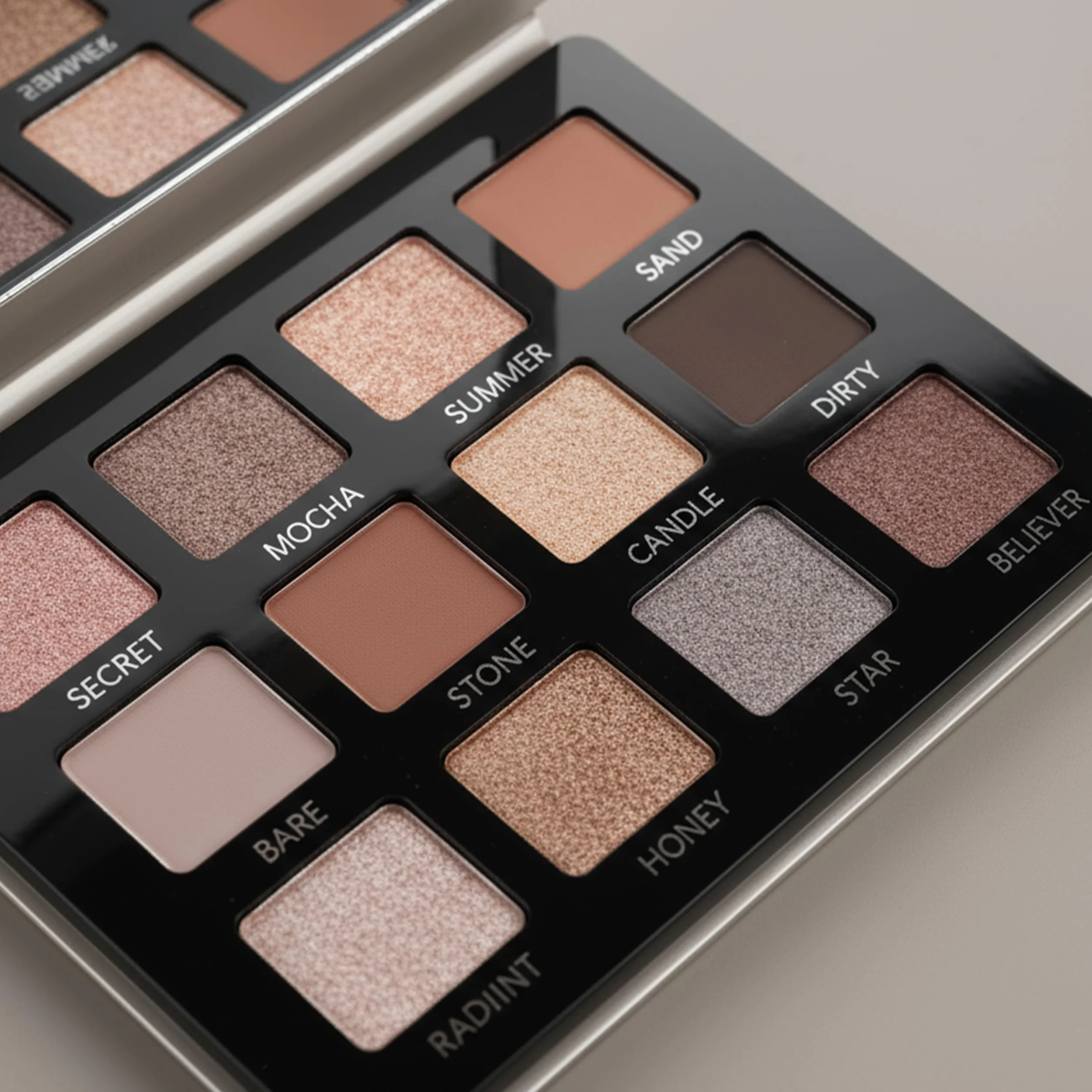 Paleta de Sombras de Ojos Profesionales 12 Colores Fríos Opacos y Brillantes Tamaño Viaje