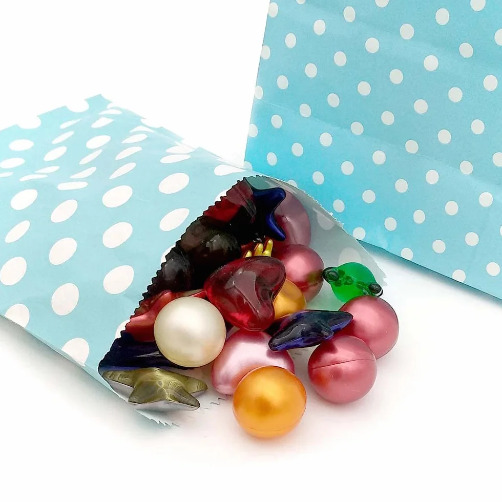Caja regalo 40 Perlas de baño con aromas surtidos - Con aceite de soja - Hidratante y aromática - Hidrata, suaviza y perfuma la piel - Formas varias