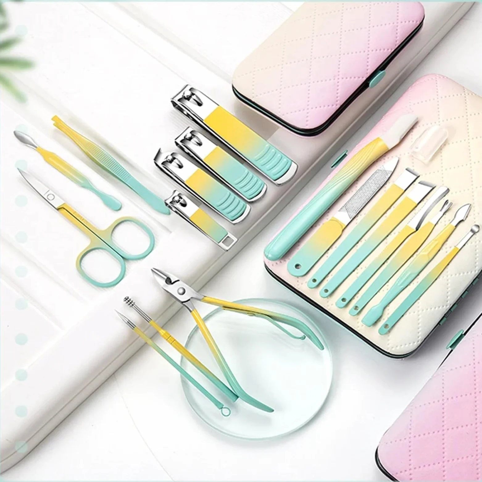 Kit de cortaúñas Juego de cortaúñas de Acero Inoxidable de 7 a 18 Piezas con Bolsa Plegable, Kit de manicura, Tijeras, Herramienta de Maquillaje y Belleza Set de manicura(18 pcs)