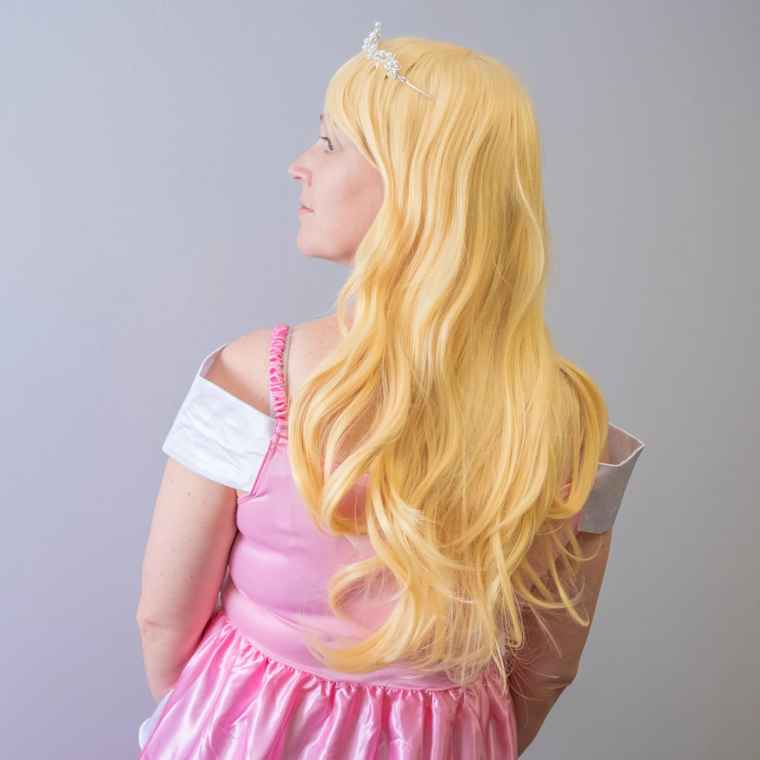 TRIXES Peluca Larga Ondulada Rubia Brillante para Disfraz Cosplay Halloween