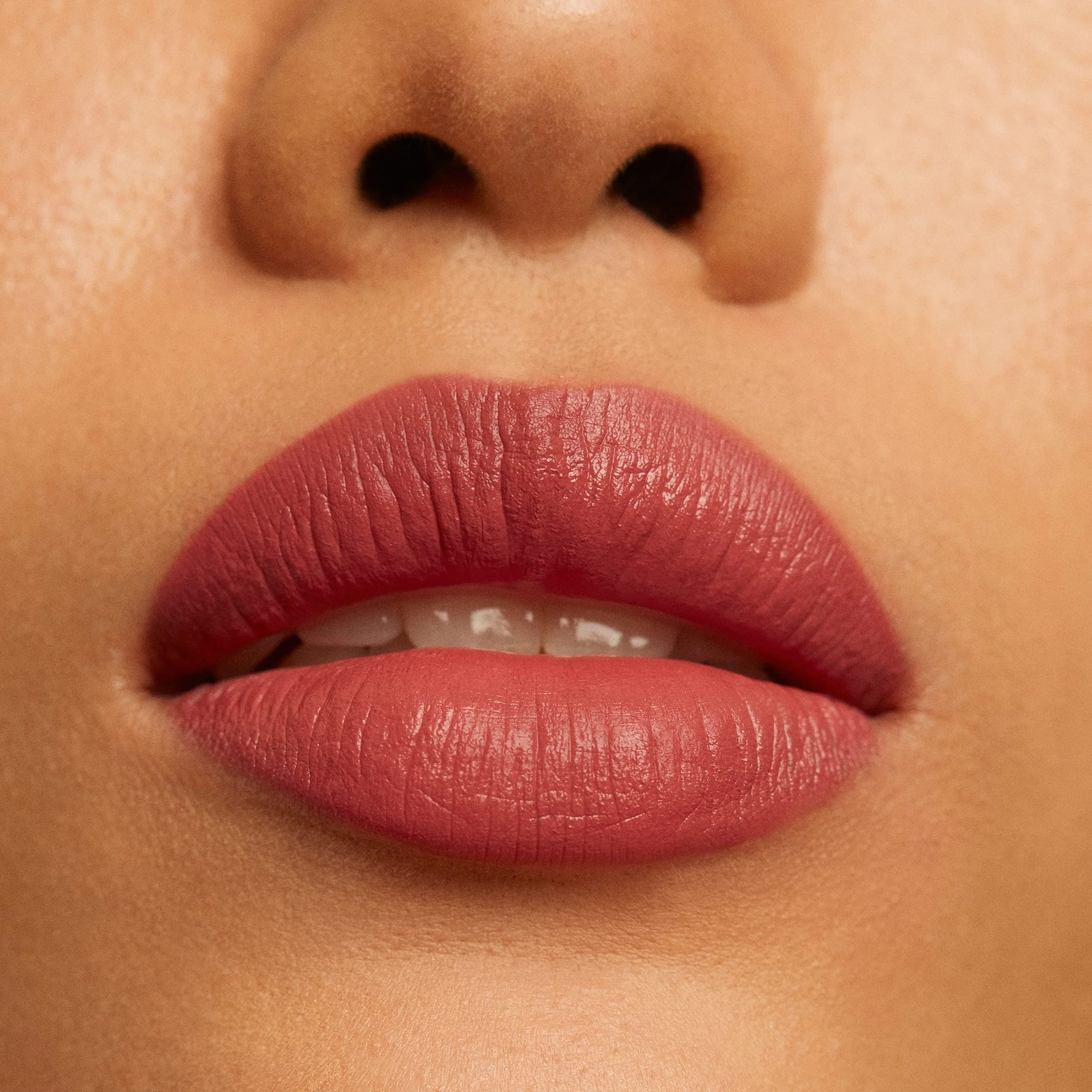 3INA MAKEUP The Lipstick 254 Rosa nude Oscura Barra de Labios Cremosa Mate con Vitamina E y Manteca de Karité
