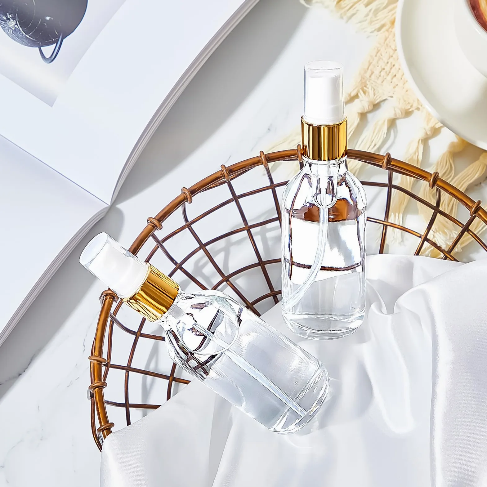 Roshtia 30 botellas de vidrio transparentes vacías, pequeñas botellas de perfume de vidrio reutilizables recargables con bomba pulverizadora de niebla fina para aerosoles faciales y corporales de