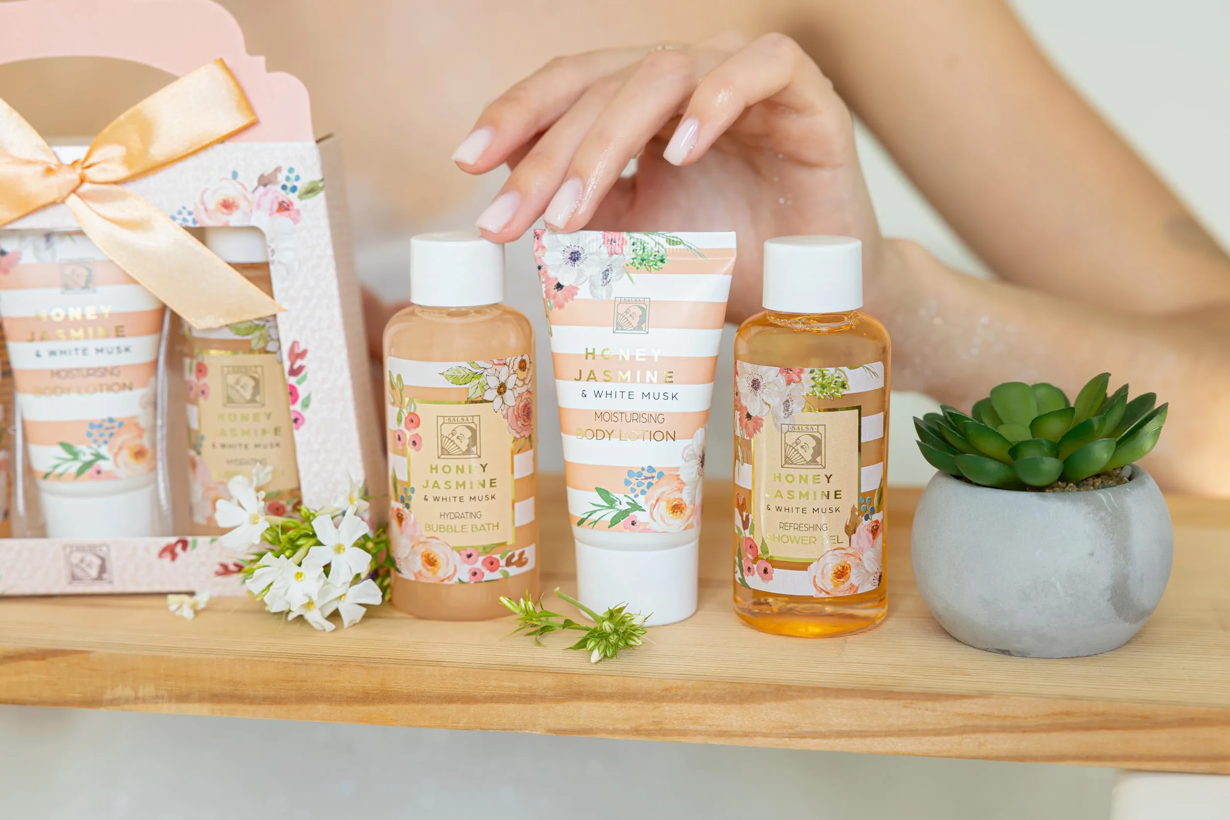Accentra Set de ducha HONEY JASMINE 3 piezas gel loción corporal baño de burbujas regalo bienestar