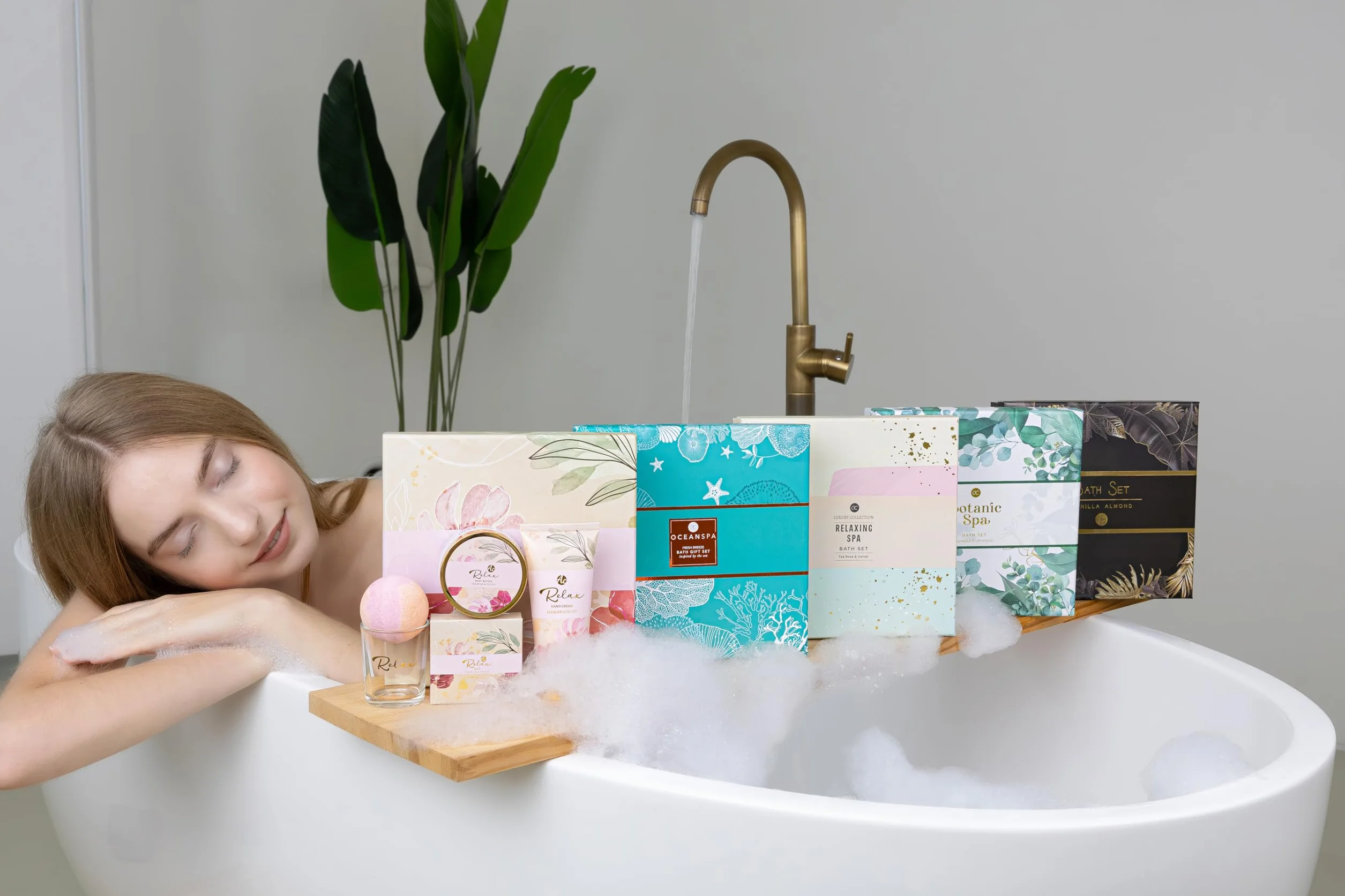 Accentra Set de regalo para mujer de lujo 5 piezas baño con vela perfumada jabón crema de manos mantequilla corporal bomba de baño