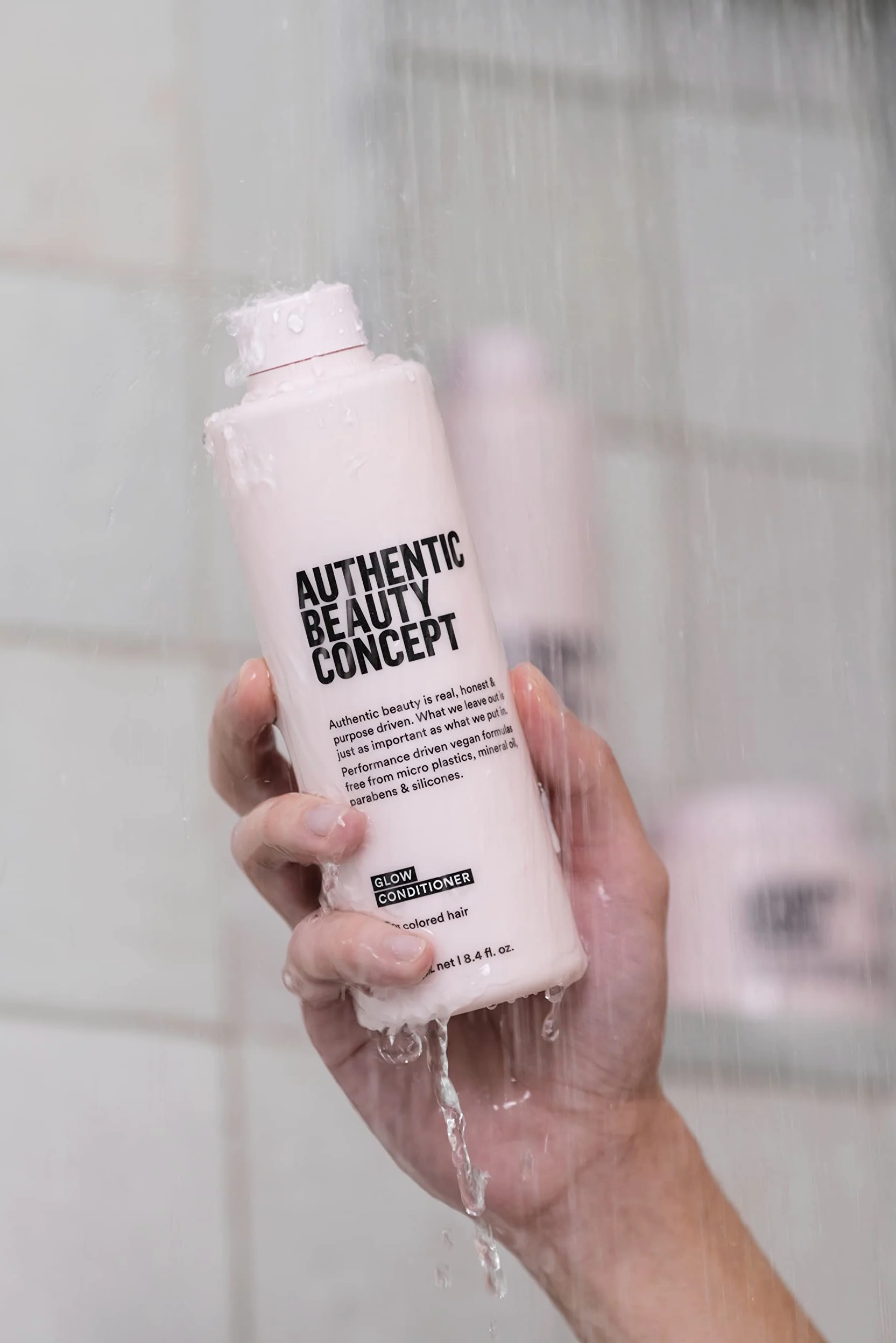 Authentic Beauty Concept - Acondicionador de brillo, Cabello teñido, Hidrata el cabello teñido, Vegano y libre de crueldad animal, Sin silicona, 200 ml