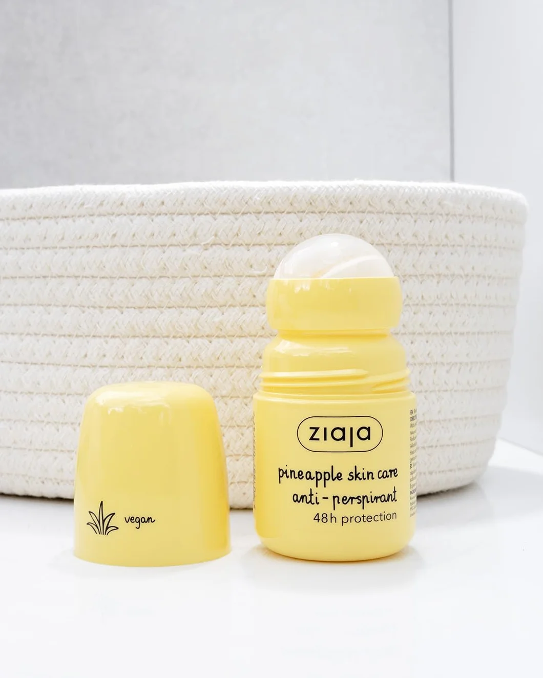 ZIAJA Desodorante Antitranspirante 48h Piña sin Alcohol Vegano