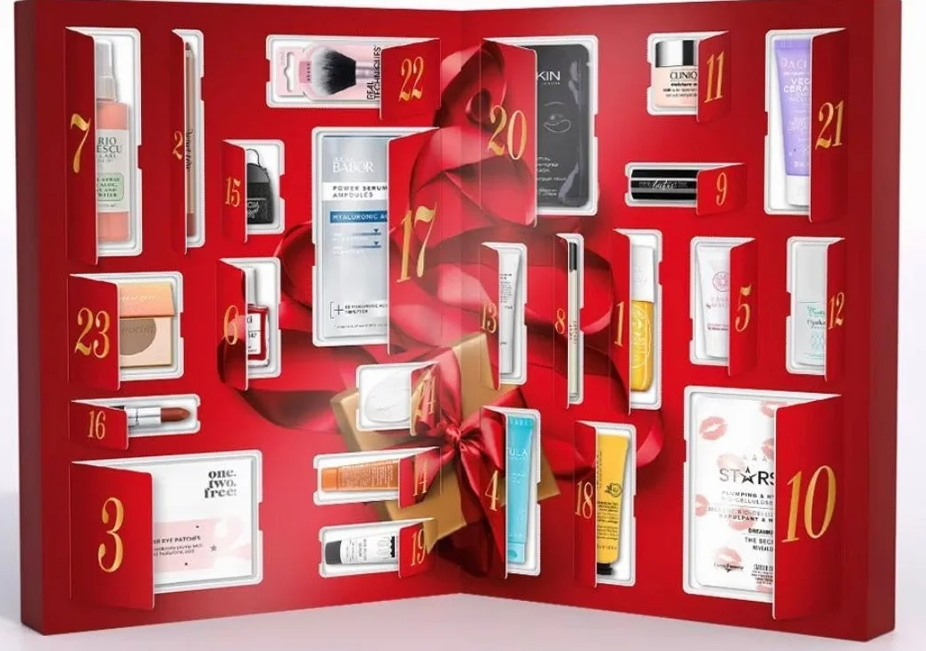 Douglas Calendario de Adviento 2023 Beauty – Edición exclusiva – Mujeres + Niñas Cosméticos Calendario de Adviento – Valor 350 €, cuidado de mujer, calendario de Adviento para mujer