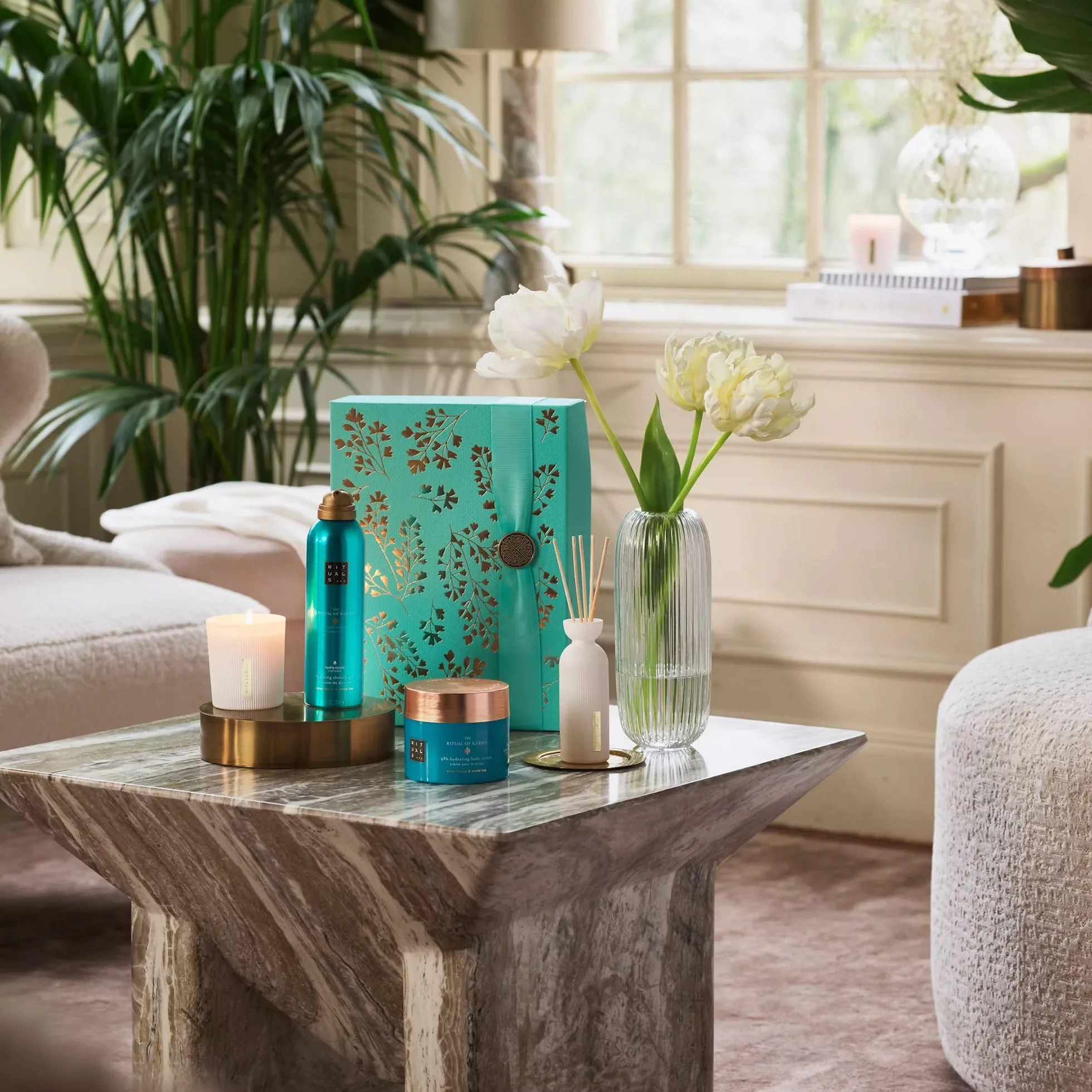 RITUALS Caja de regalo The Ritual of Karma, Large - Set de baño con productos para el cuidado de la piel con loto y té blanco - Propiedades nutritivas y reconfortantes