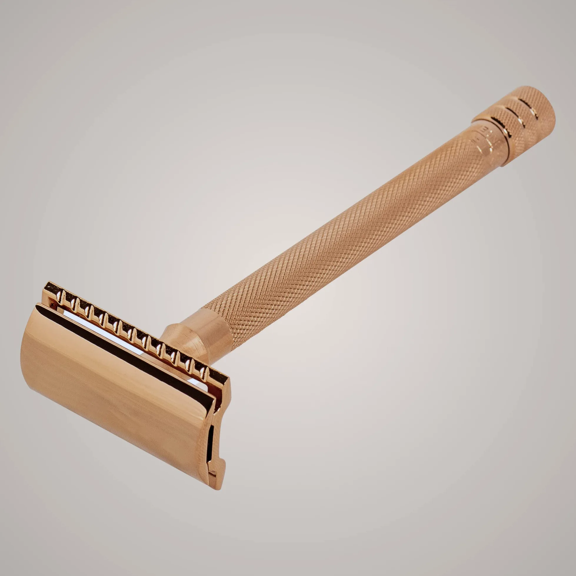 MERKUR Maquinilla de afeitar unisex PVD Gold 24G, de tres piezas en PVD oro rosa con corte recto, peine cerrado, ideal para afeitado en húmedo, zinc fundido, mango de latón, fabricado en Alemania