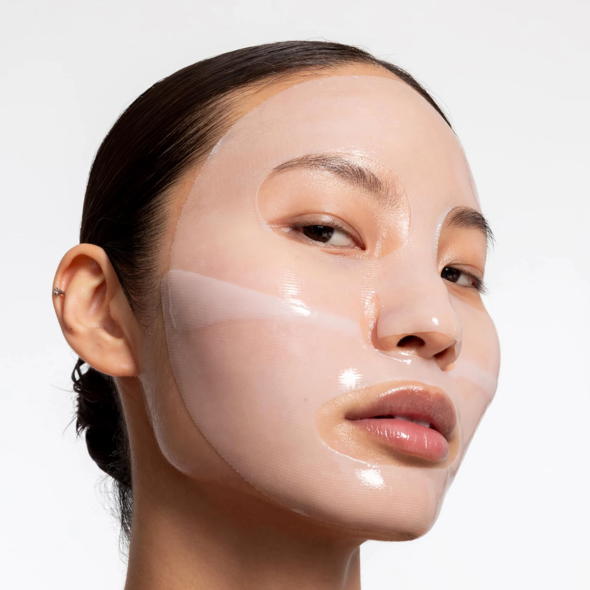 LOOPS - ¿Qué hace? Remoje tu piel con humedad al más alto nivel con Dew Cloud, nuestra mascarilla facial maravillosamente hidratante y rejuvenecedora. Formulada con nuestro Miracle