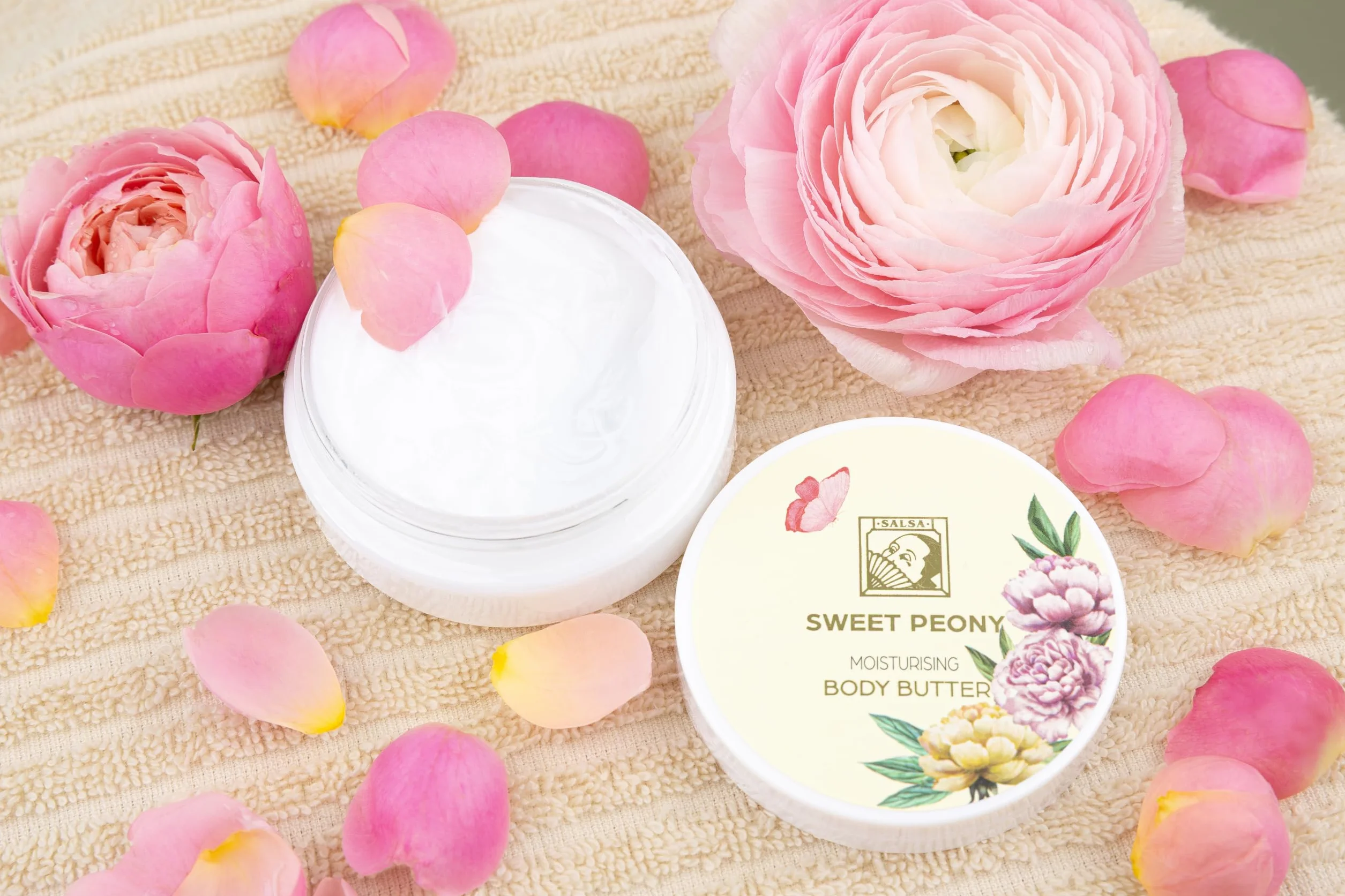 Accentra Set de Regalo SWEET PEONY 4 Piezas Gel de Ducha Loción Corporal Manteca Corporal Esponja
