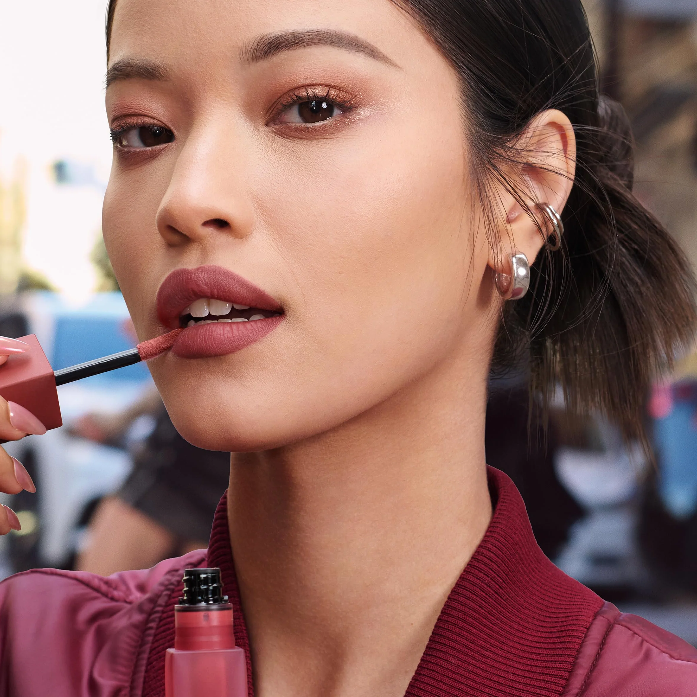 Maybelline New York Super Stay Teddy Tint, Textura Suave e Intensidad Modulable, Tono Kneehigh 55