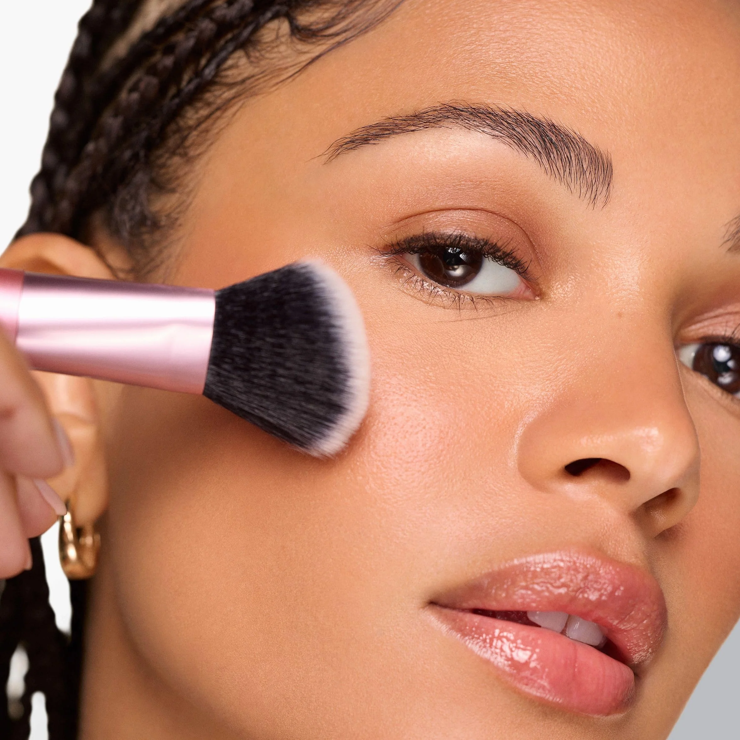 Real Techniques Full Beat Makeup Brush Set, 4 Piece Brush Kit for Foundation, Concealer, Blush, Contour & Highlight, Soft UltraPlush Bristles