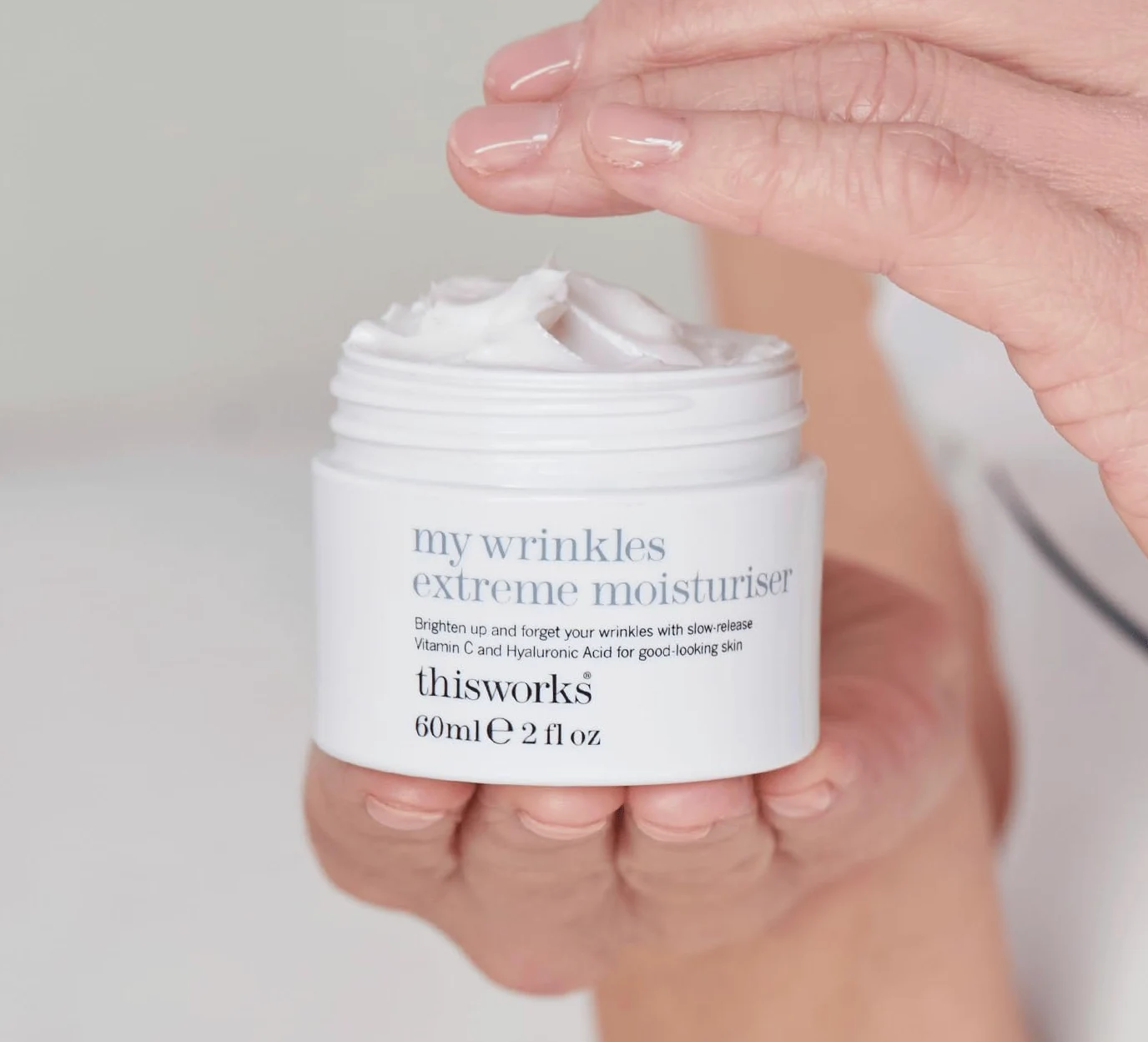 This Works My Wrinkle Extreme Moisture, 60 ml – Crema facial antienvejecimiento con bakuchiol, vitamina C y ácido hialurónico – Hidratante iluminador para suavizar y rellenar la piel deshidratada
