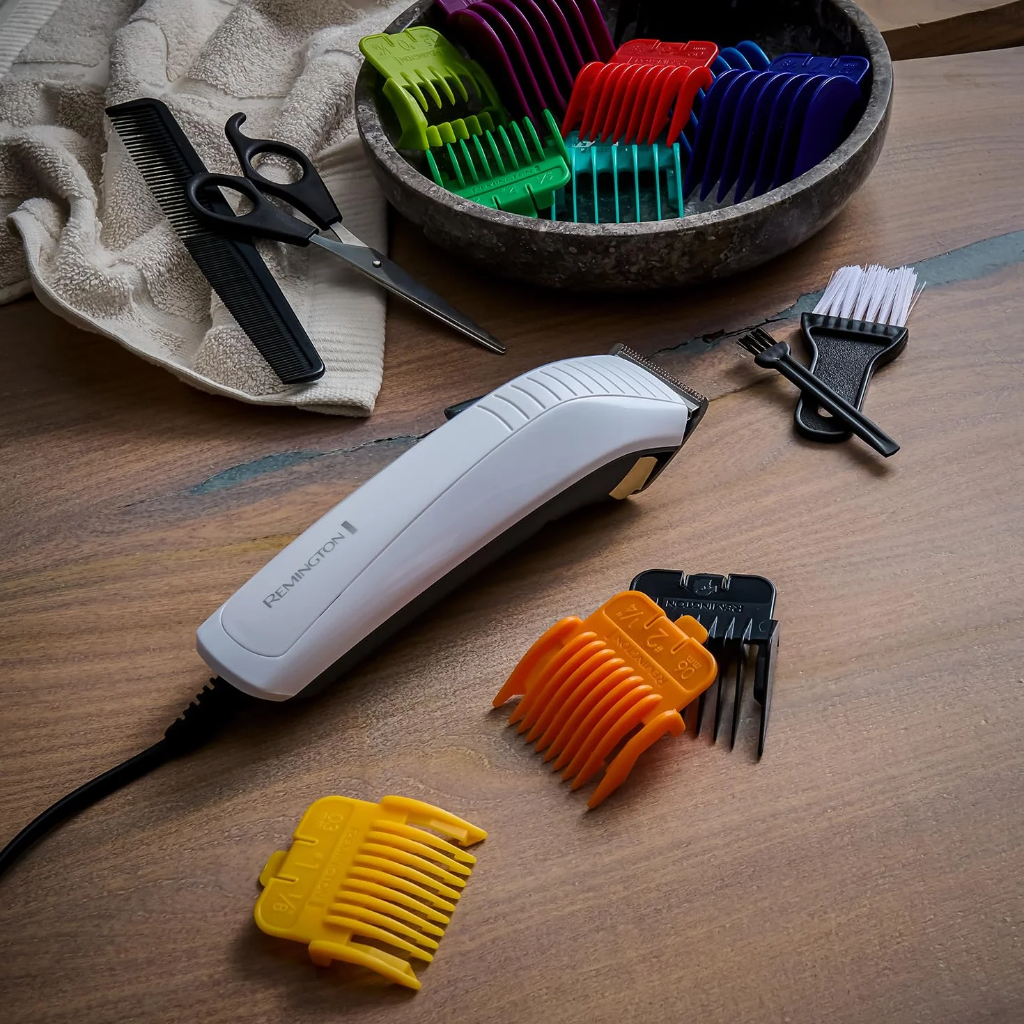 Remington HC5035 Máquina de Cortar Pelo ColourCut Cortapelos con Cable Cuchillas Acero Inoxidable 9 Peines