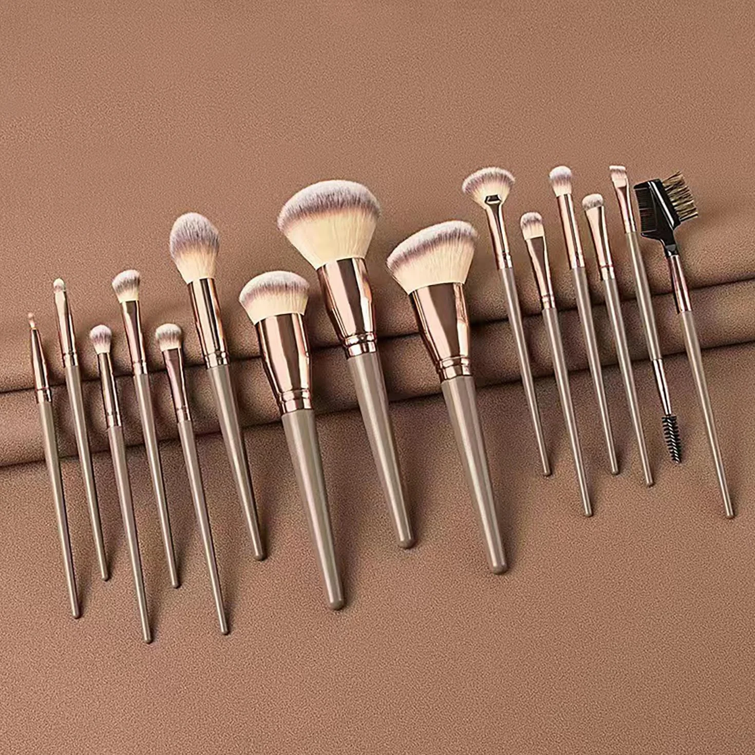 Juego de Brochas de Maquillaje Profesional 15 Piezas, Pinceles Sintéticos para Base, Ojos y Polvo con Bolsa