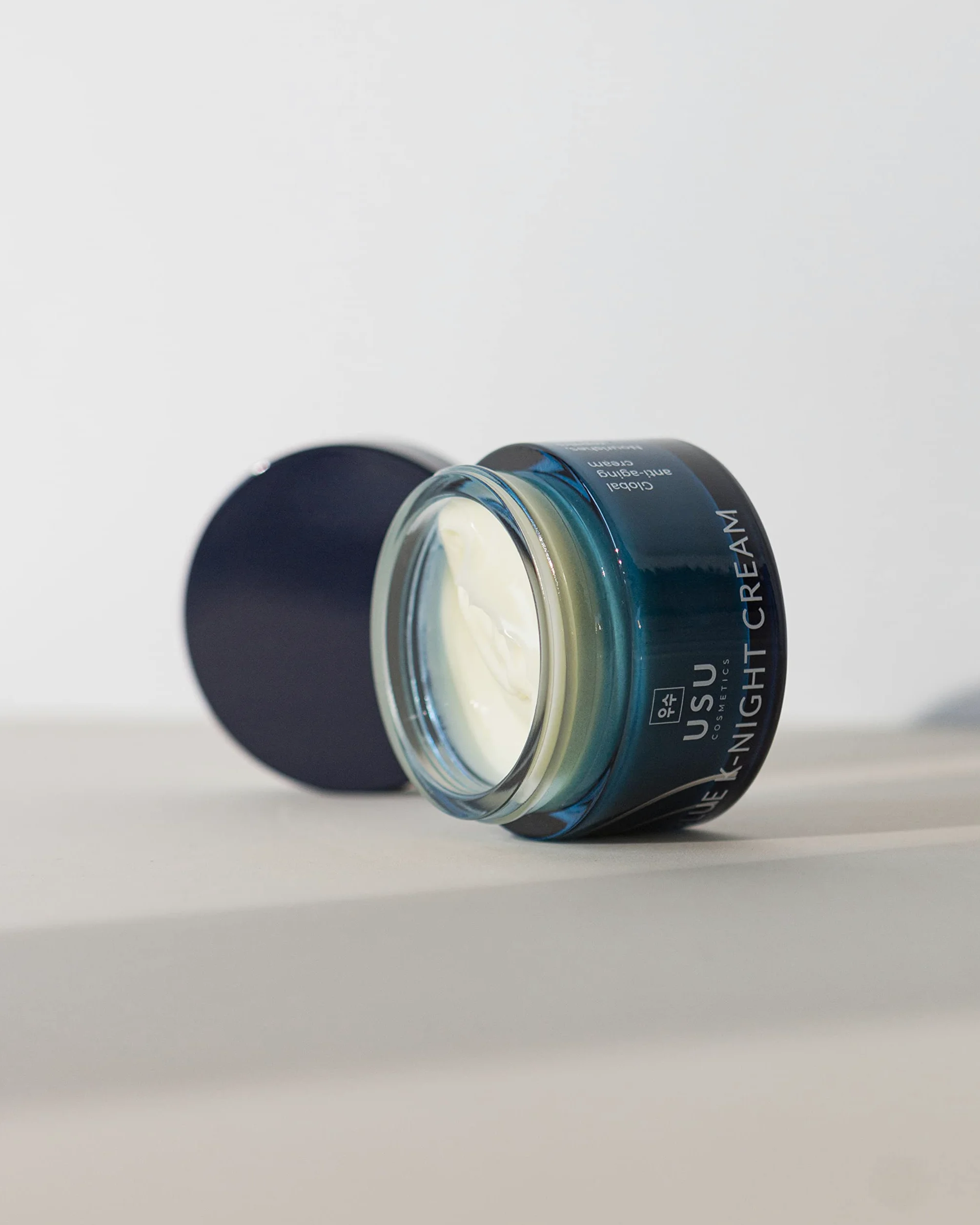 Pack de Rutina K-Beauty de Noche - Esencia Hidratante y Equilibrante + Crema Facial Antiedad Blue K-Night Cream - Combate el Envejecimiento Prematuro - Refresca e Hidrata- USU Cosmetics