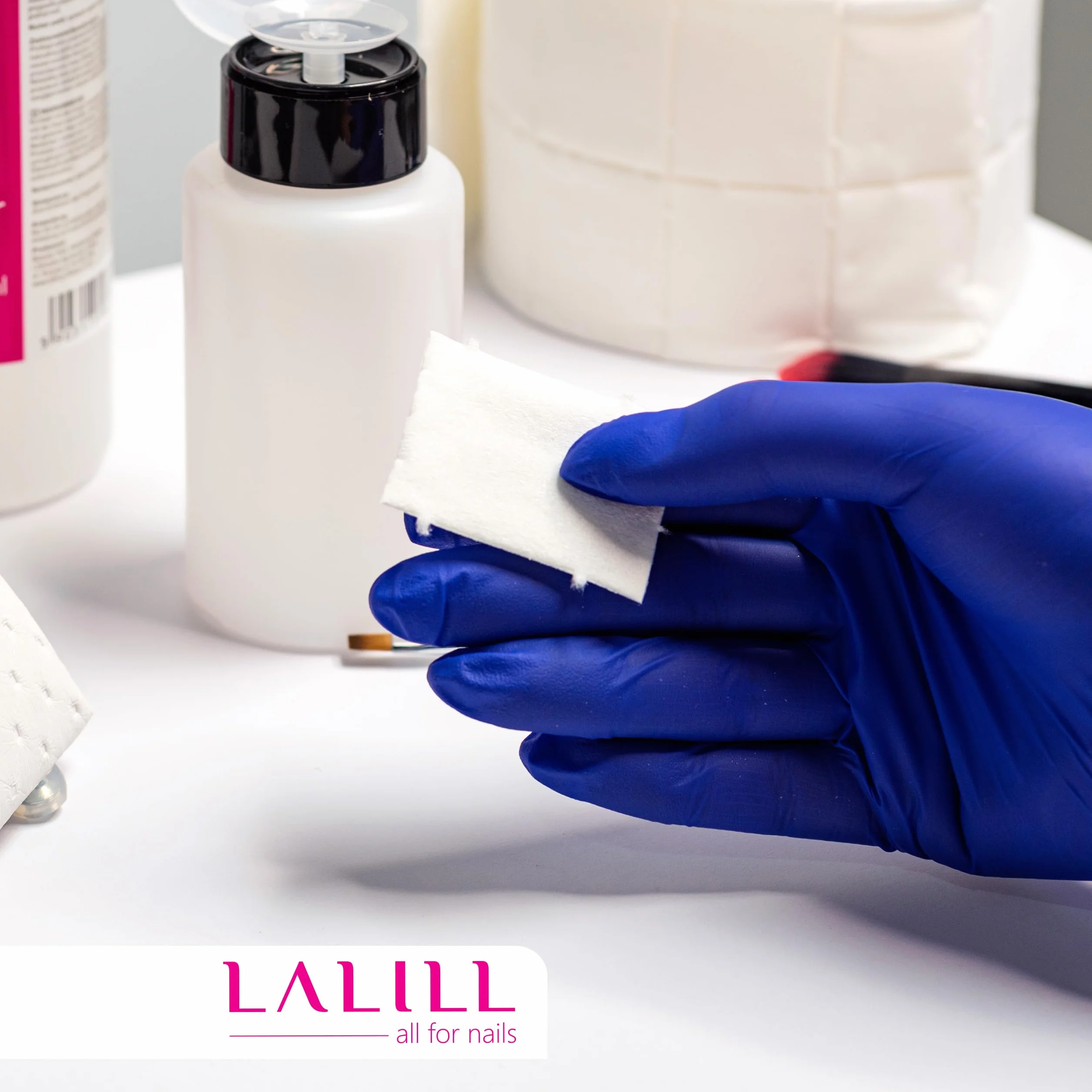 LALILL Cleaner de Uñas 500ml con Dosificador y 500 Almohadillas - Limpiador para Uñas de Gel y Semipermanente - Botella con Bomba 200ml - Algodón sin Pelusa
