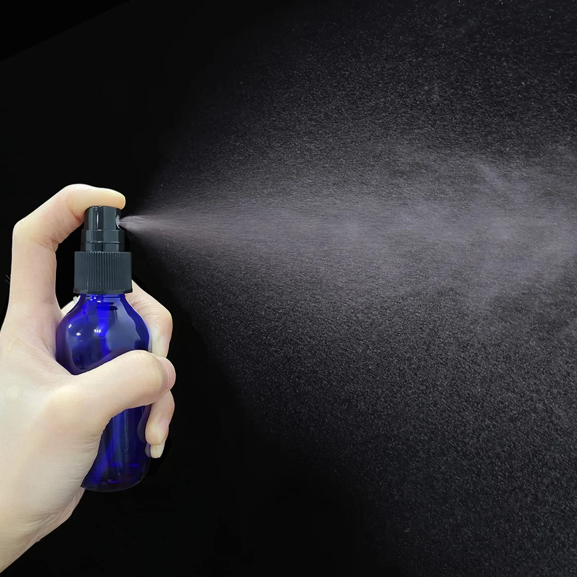 Botella de spray de vidrio 60 ml azul, atomizador de niebla fina reutilizable, botellas de aerosol de viaje para aceites esenciales, perfumes, limpieza (2 piezas)