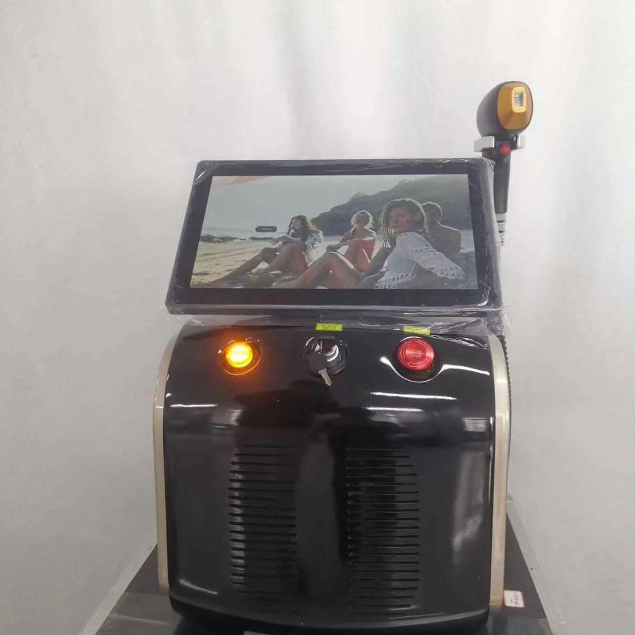 Máquina de Depilación Láser Diodo 808 nm 4000W 3 Longitudes de Onda Sistema de Enfriamiento