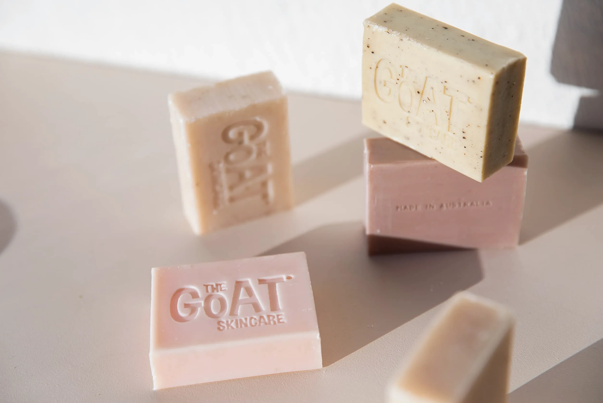 SKINCARE SOAP BAR WITH MANUKA HONEY