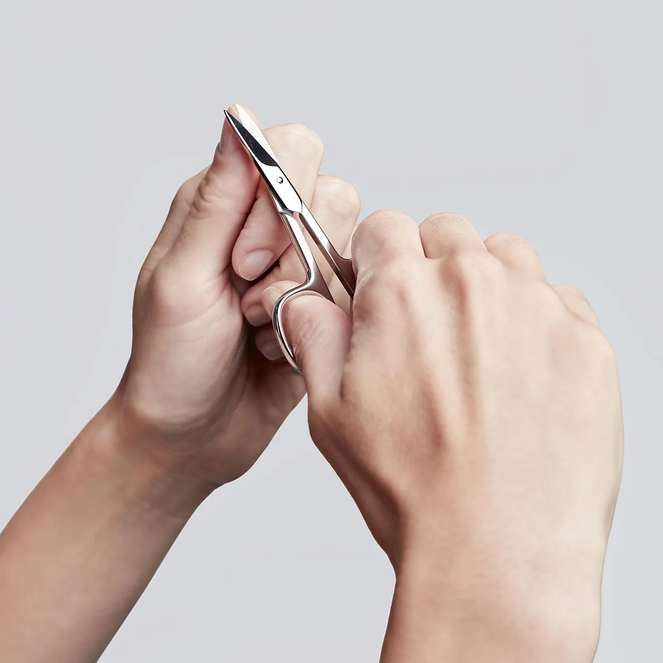 ZWILLING Tijeras para uñas 90 mm filo curvado hipoalergénicas plata