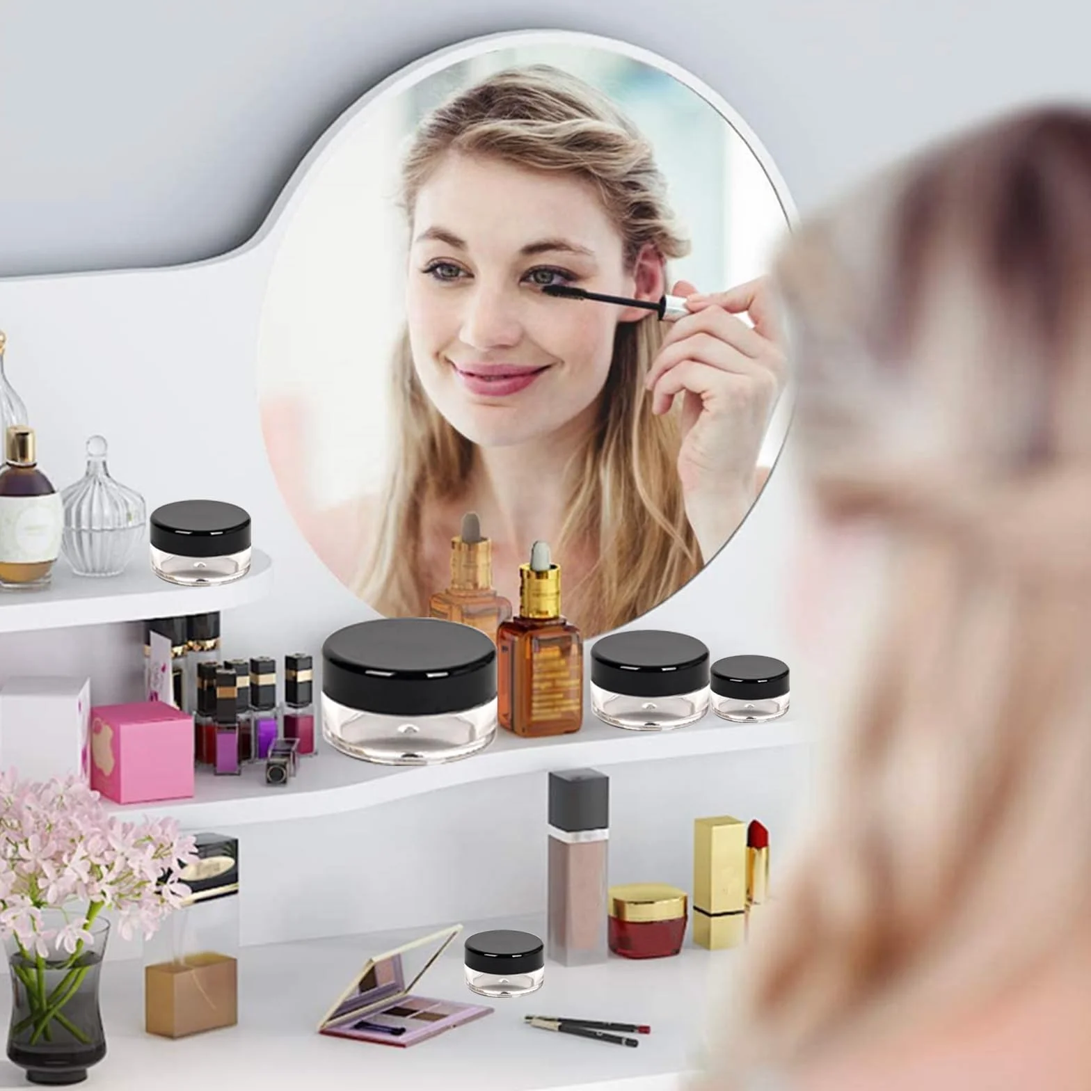 70 Piezas Botes Pequeños de Plástico 5g, Tarro 5 ml, Bálsamo Labial Cajita 5 ml, Contenedor de Cosméticos, Recipientes Vacíos Redondos con Tapa, Negro