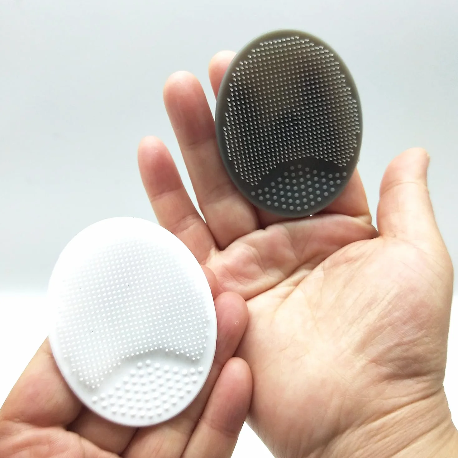 Cepillo de limpieza facial de silicona suave para masaje (blanco + gris)