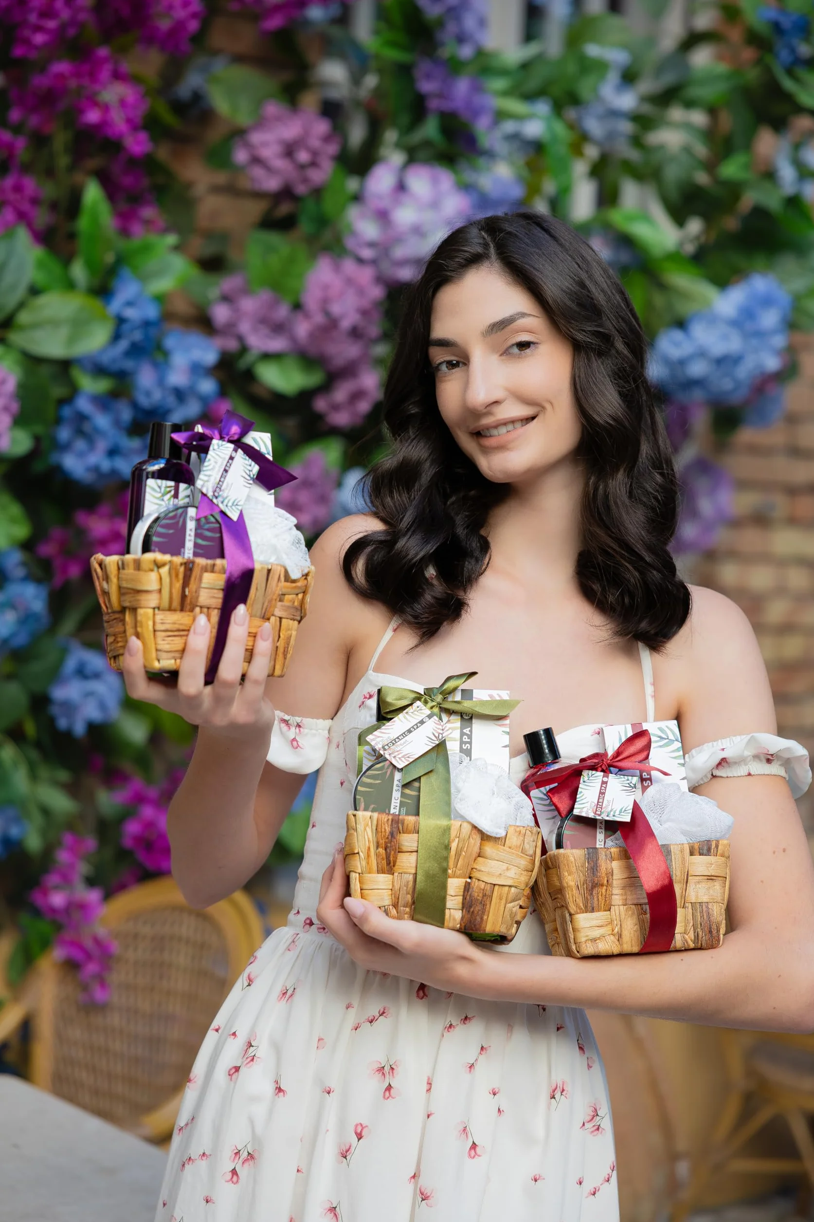 Accentra Botanic SPA Set de Baño Mujer Cesta Hierba Marina Kit Tratamiento 4 Piezas Gel Ducha Sales Baño Loción Corporal Esponja Malla Regalo Bienestar