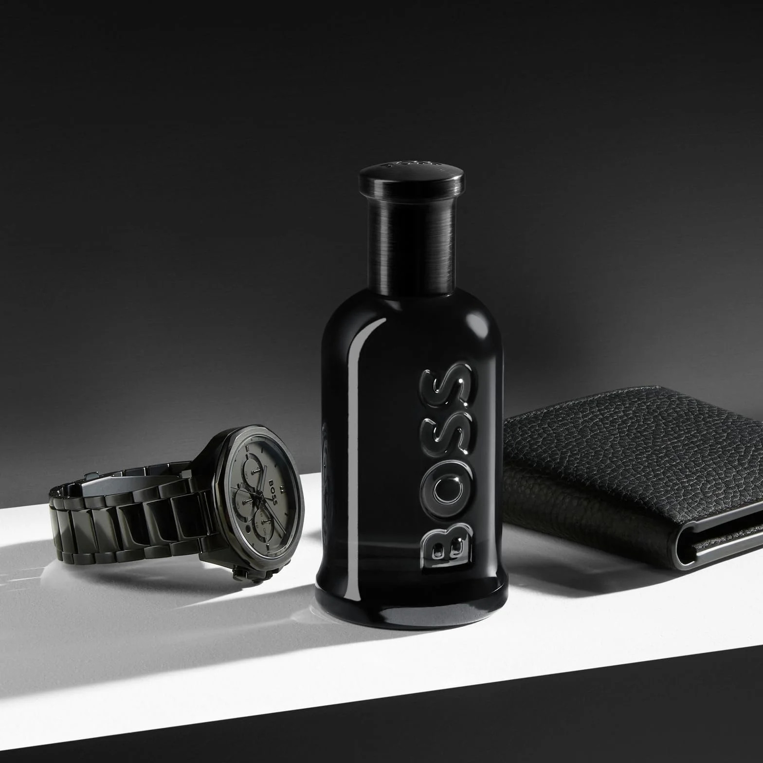 BOSS Bottled Parfum para hombres fragancia amaderada ambarina con notas de cuero y raiz de orris