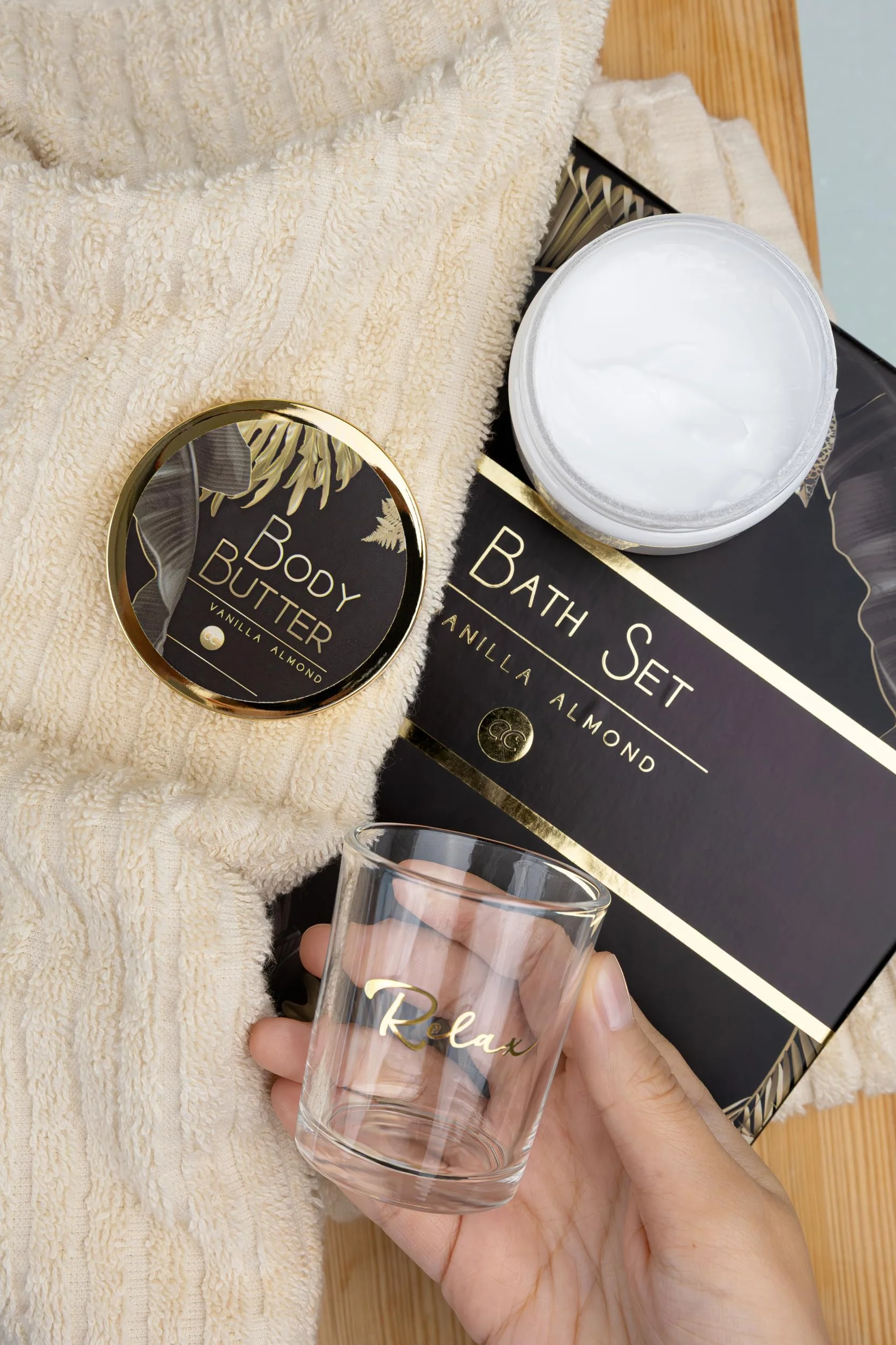 Accentra Set de regalo para mujer de lujo 5 piezas baño con vela perfumada jabón crema de manos mantequilla corporal bomba de baño