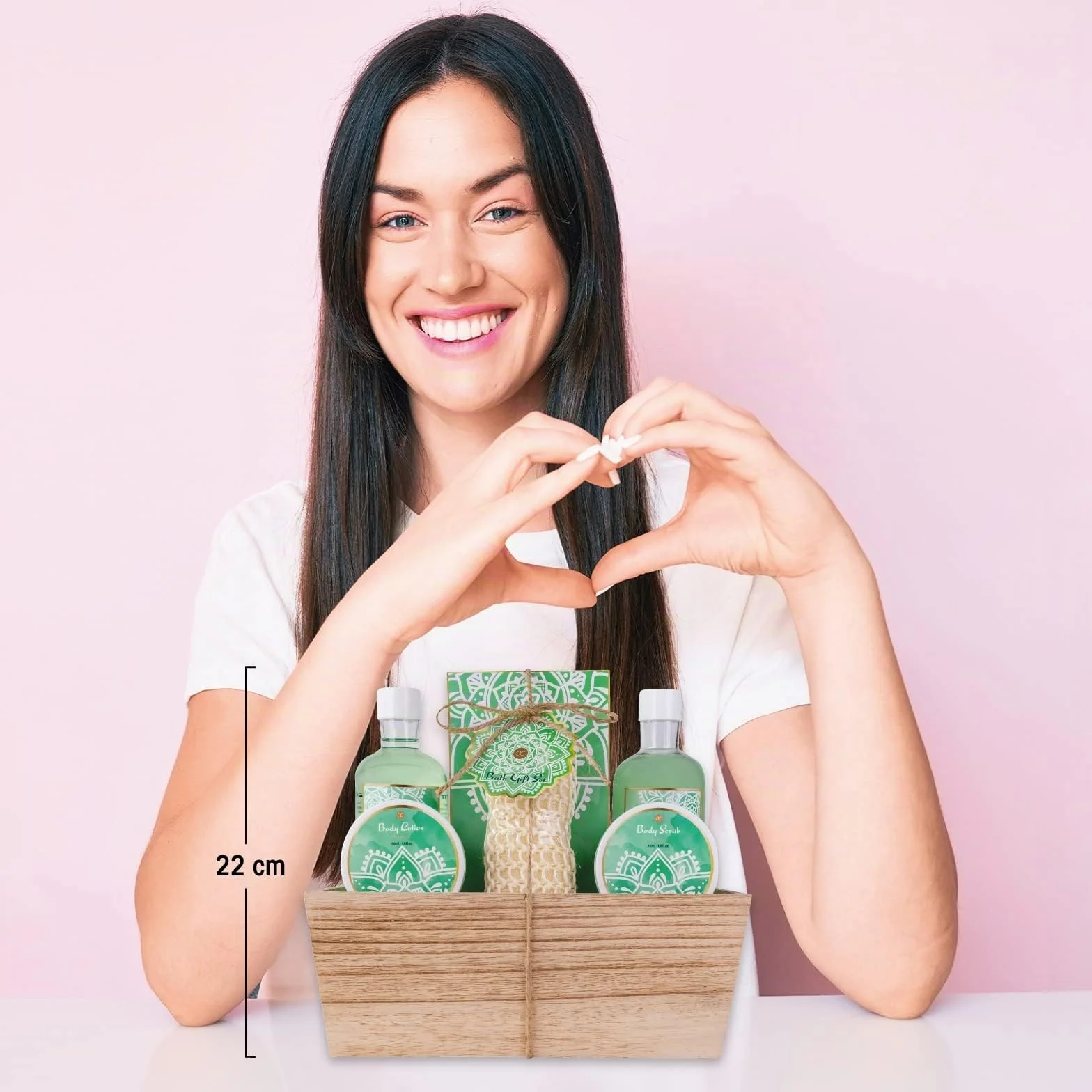 Set de ducha ALOE VERA para mujer en cesta de madera 6 piezas con gel, baño de burbujas, sal de baño y loción corporal