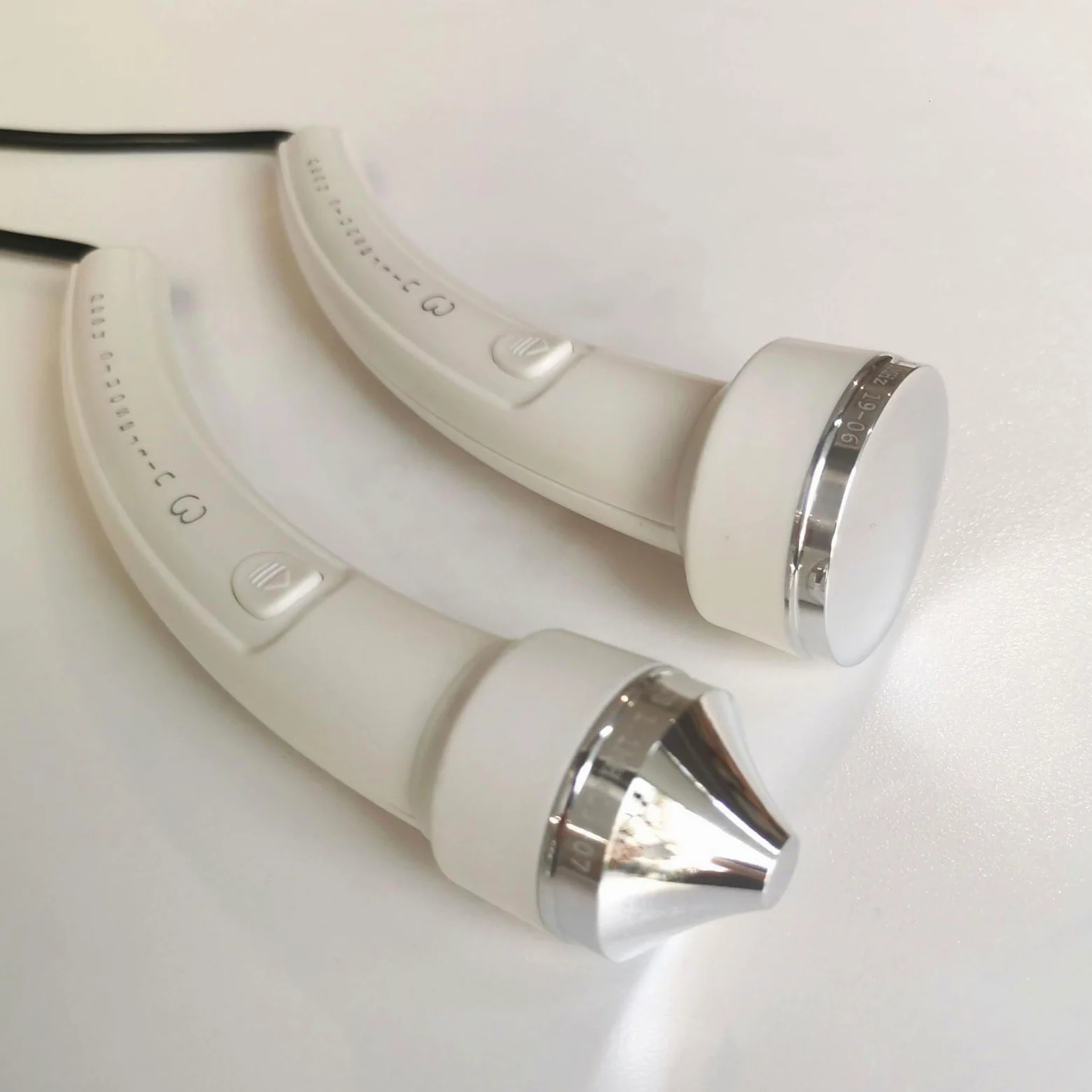 Espátula de Ultrasónico Facial Elimina Puntos Negros, Limpia en Profundidad y Levanta Dispositivo de Belleza con 2 Puntas para Mejorar la Absorción y Reducir Arrugas
