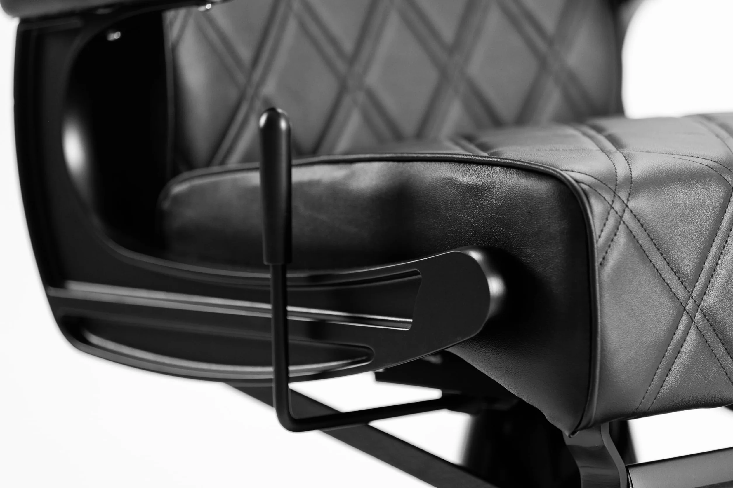 Sillón Barbero hidráulico reclinable giratorio Gon Black