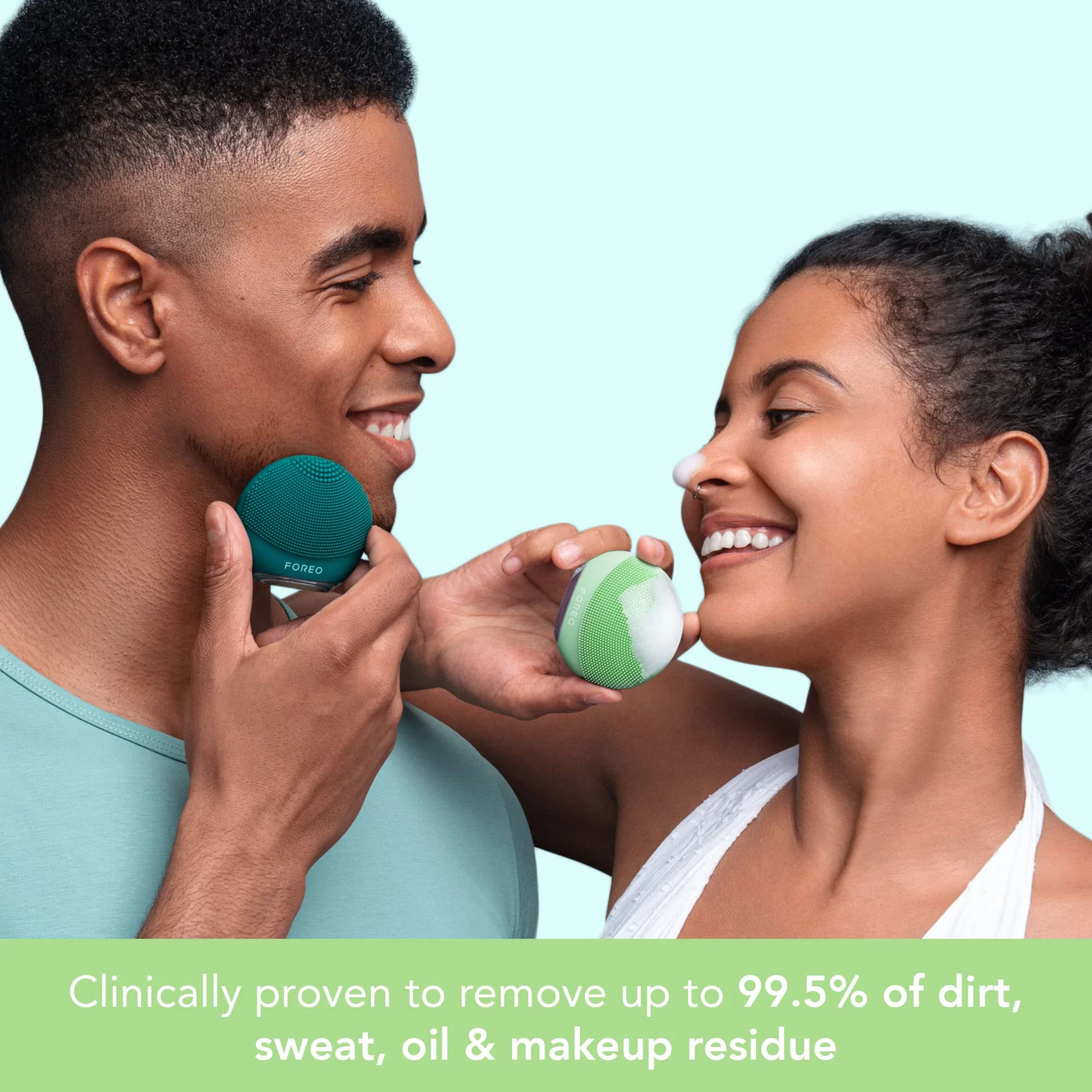 FOREO LUNA 4 go Cepillo de limpieza facial y masajeador facial reafirmante