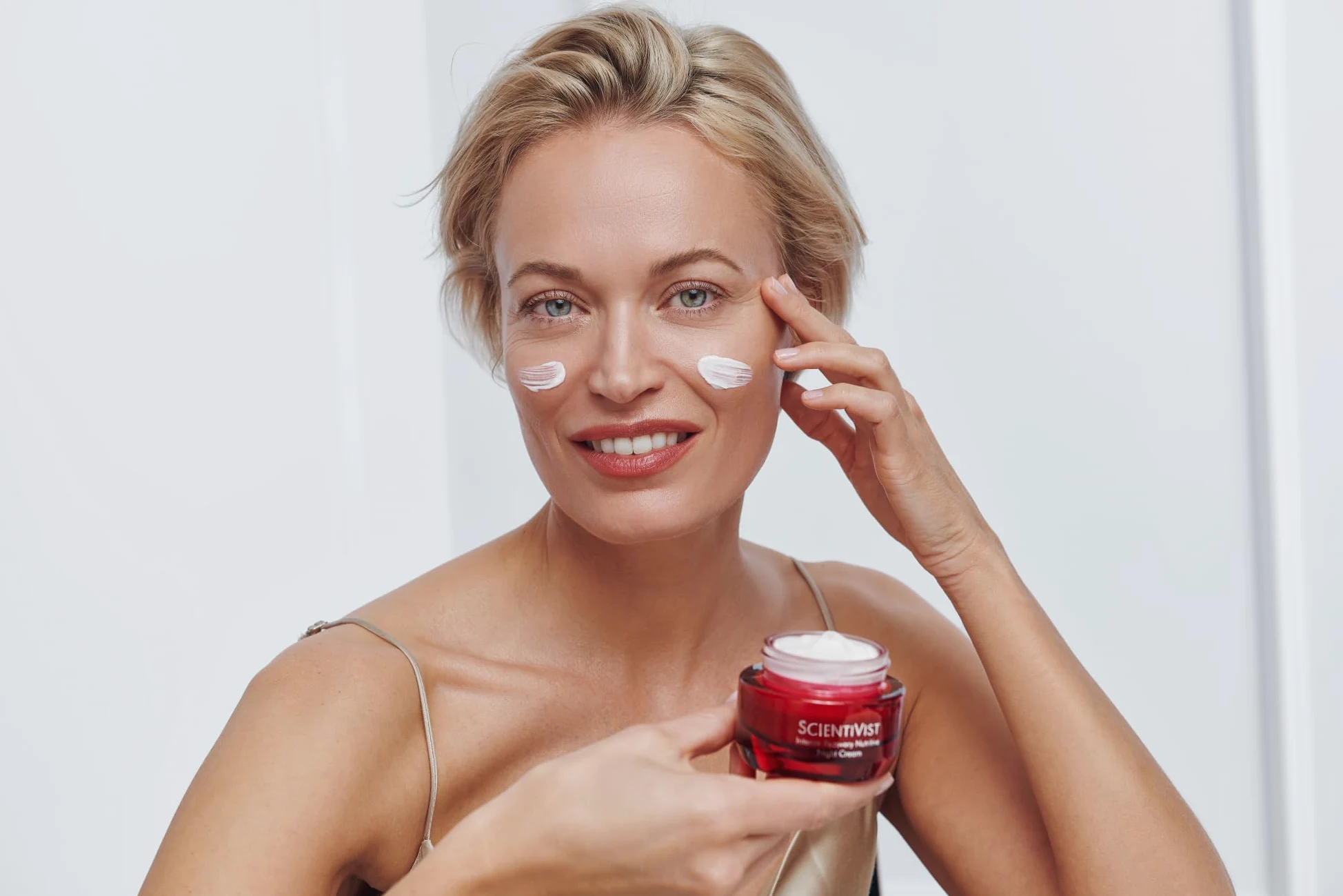 Dr Irena Eris Crema de noche nutritiva y constructiva, 50 ml