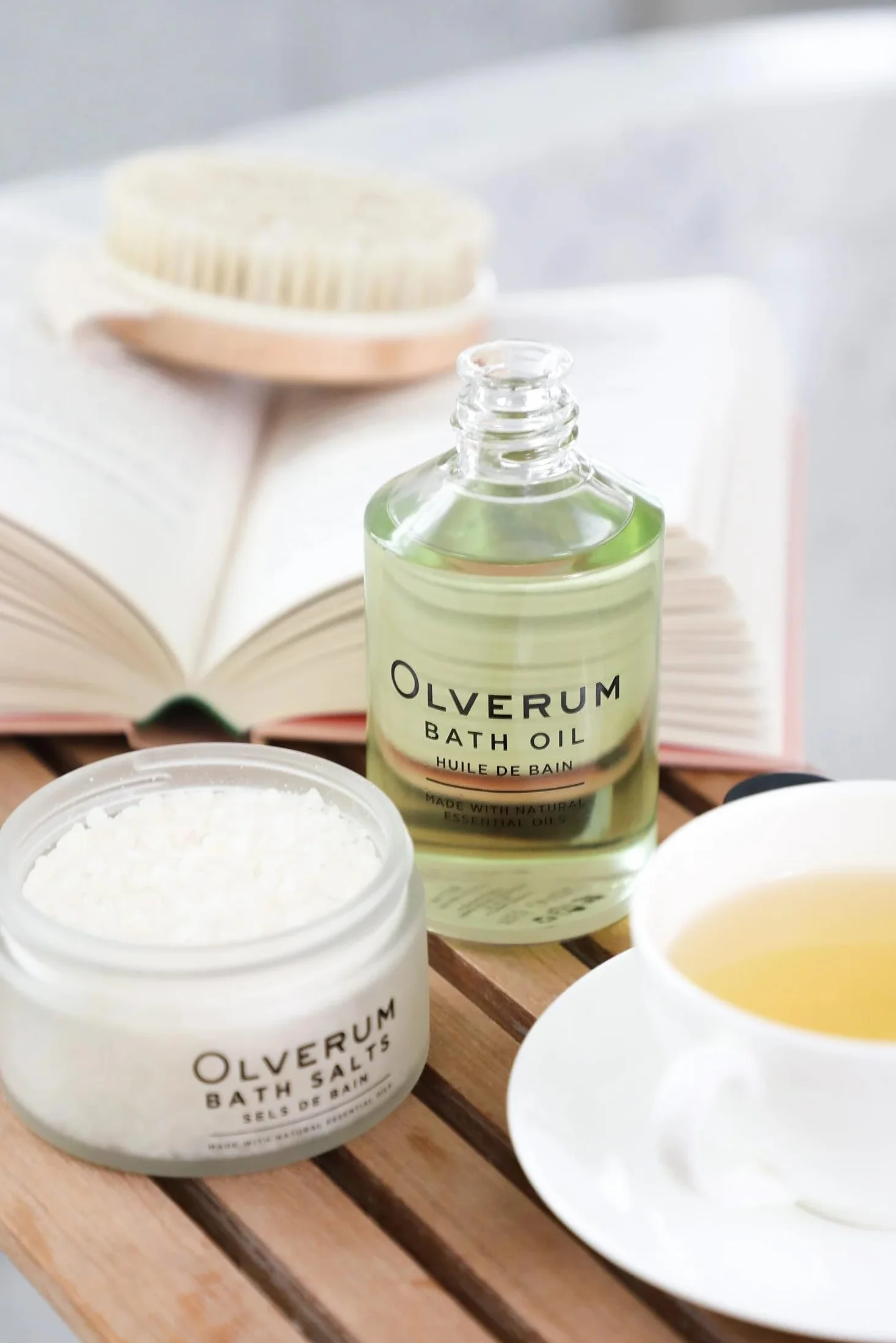 Olverum Bath Oil – Luxury Muscle Soothing Bath Oil 250ml – Highly Concentrated Blend of Pure Essential Oils – Best Relaxing Bath Oil Women and Men – Natural Vegan Green Wellness – Relax Restore Renew
