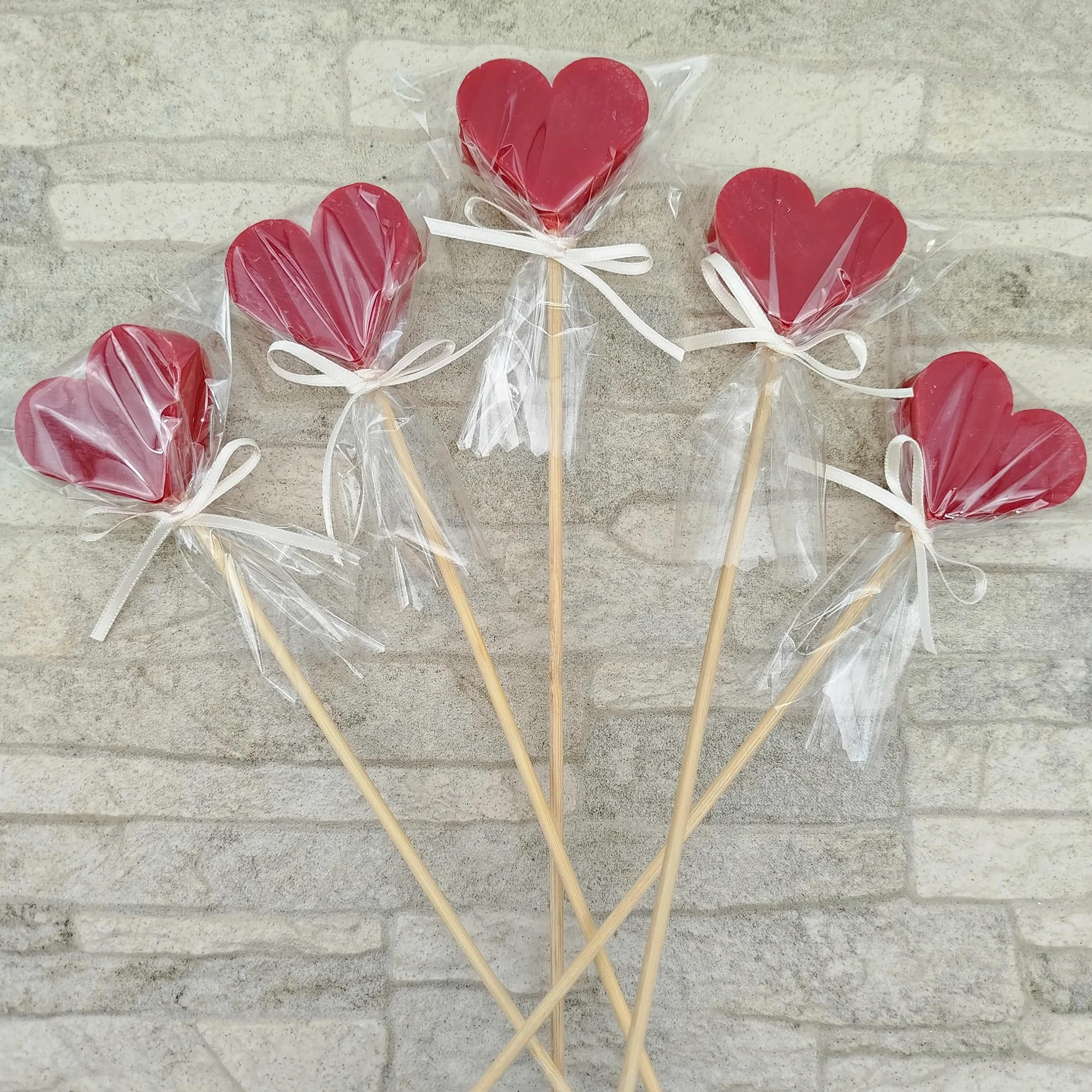 Detalles para bautizo, comunión, cumpleaños - Piruleta de jabón aromático en forma de corazón - Regalo original para eventos - Pack especial 35 uds. para regalo a invitados - Aroma: Frambuesa