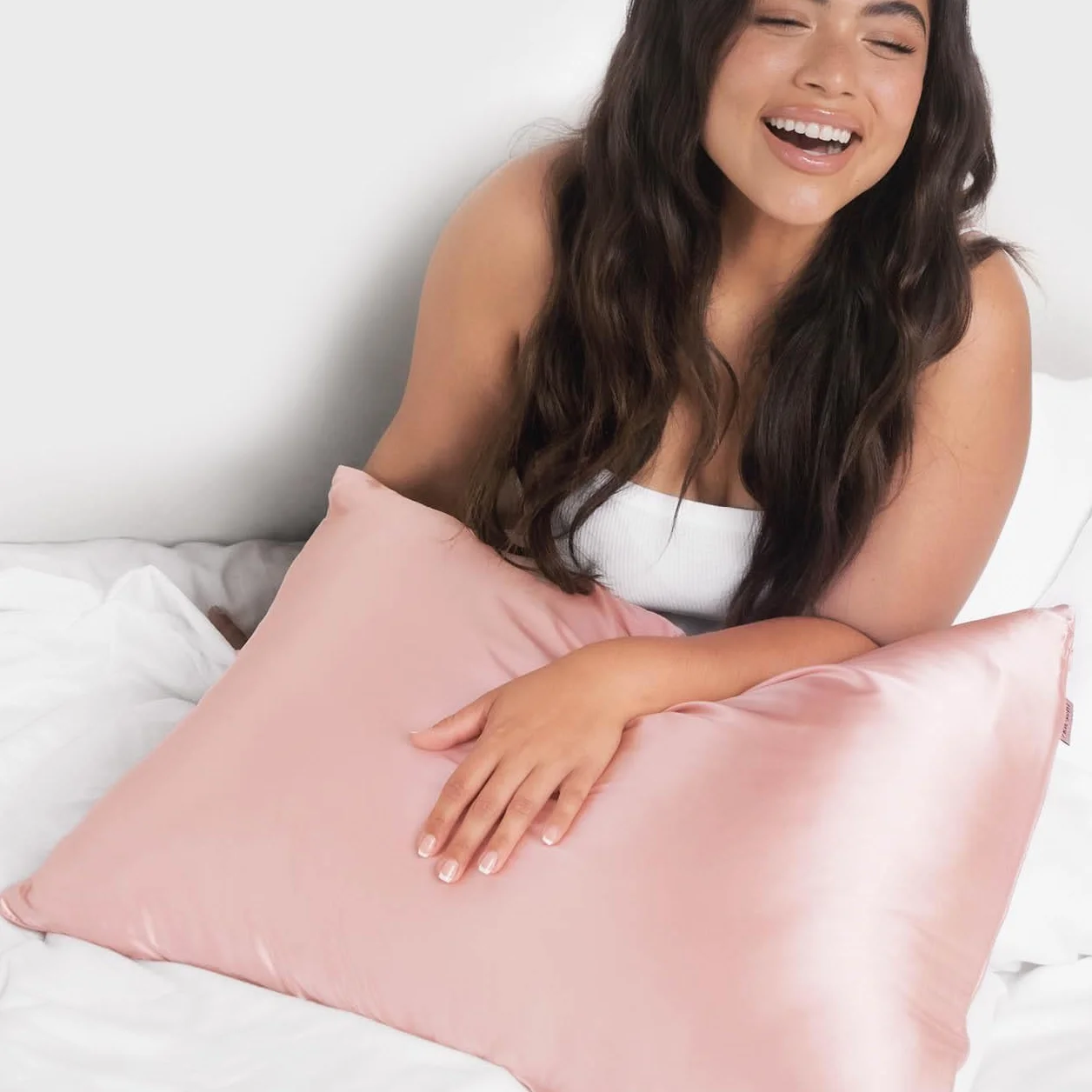 Kitsch Juego de Dormir de satén | Juego de Funda de Almohada y máscara de Ojos más Suave Que la Seda, Incluye 1 Funda de Almohada de satén, 1 Antifaz de satén y 1 coletero de satén, (Rubor)