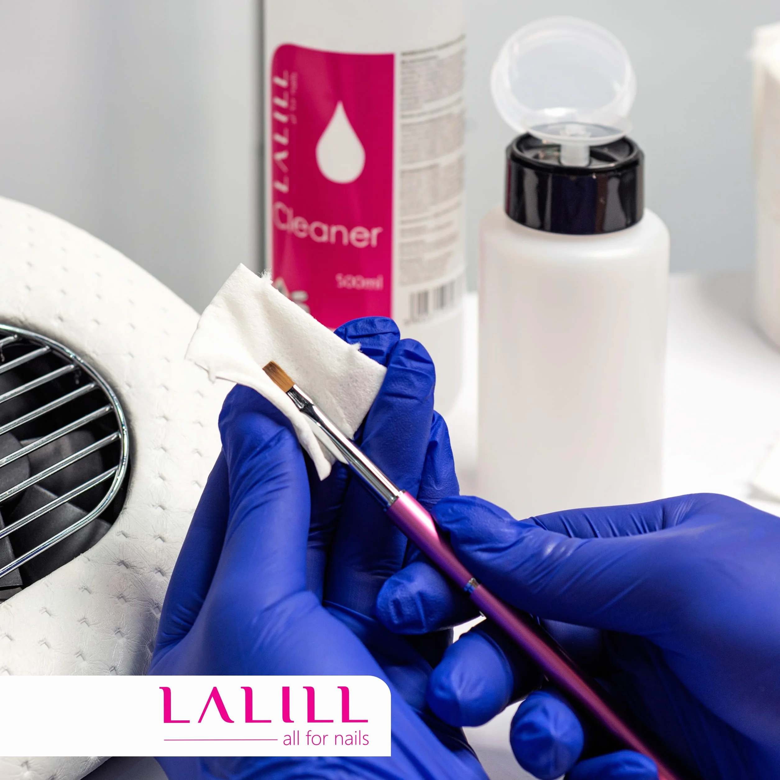 LALILL Cleaner de Uñas 500ml con Dosificador y 500 Almohadillas - Limpiador para Uñas de Gel y Semipermanente - Botella con Bomba 200ml - Algodón sin Pelusa